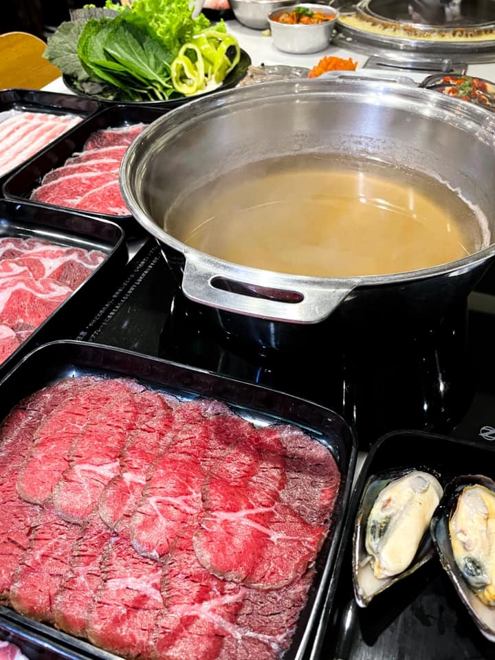 Gamsa_aree, Hana Korean BBQ, Yoon's Kitchen, Nene Korean BBQ Buffet, Kim's bbq, Saemaeul Thailand, Drum BBQ, Factory Buffet, GoGi SeKi, Seoul BBQ, Nammaejipthailand, The Tongkeungui, Seoul Garden, Kwang Han Roo, Jeju BBQ 제주 บุฟเฟ่ต์ปิ้งย่างเกาหลี, Palsaik Thailand, Kokinaemsae