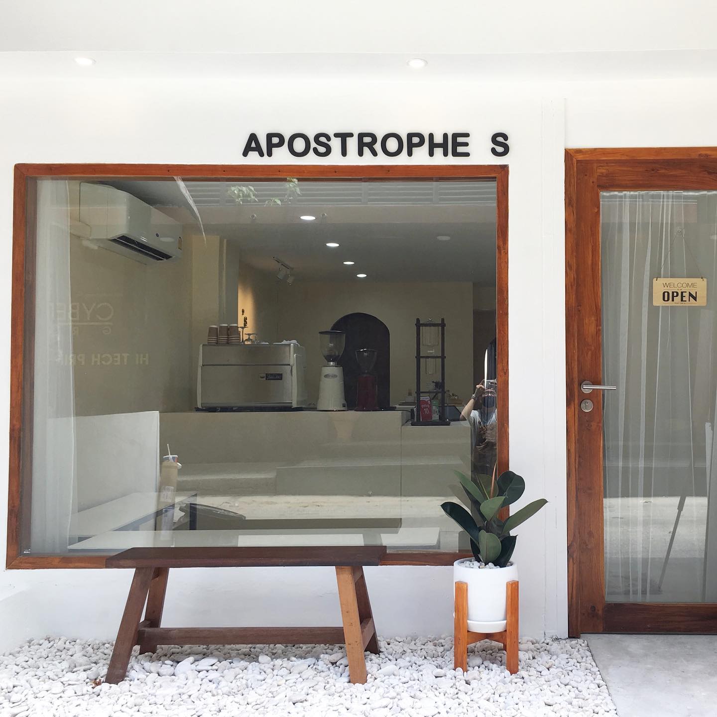 In The mood's, Woolloomooloo Cafe &amp; Bar, Sir.homecafe, Apostrophes Specialty Cafe, NOXX CAFÉ