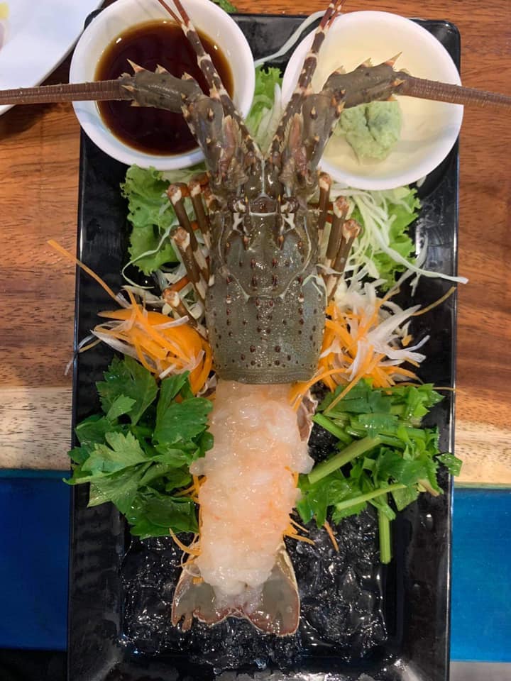 จ๊ะโอ๋ซีฟู๊ด, รุ่งฟ้า ซีฟู้ด, วิวทิวไม้ ซีฟู้ด, ครัวลุงแถม, ครัวแพขวัญใจซีฟู้ด บางขุนเทียน, ครัวน้าเนียมซีฟู้ด, ครัวนพเก้าซีฟู้ด, ครัวทับทิม ซีฟู้ด, ครัวพ่อกำนันซีฟู๊ด บางขุนเทียน-ชายทะเล, บ้านปองพลซีฟู้ด, ครัววลัยพร, ธารทะเลซีฟู้ด บางขุนเทียน-ชายทะเล, ฟาร์มสมใจซีฟู้ดส์ บางขุนเทียนชายทะเล, ครัวคุณอรซีฟู๊ดบางขุนเทียน