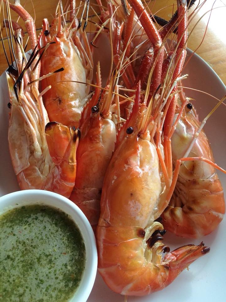 จ๊ะโอ๋ซีฟู๊ด, รุ่งฟ้า ซีฟู้ด, วิวทิวไม้ ซีฟู้ด, ครัวลุงแถม, ครัวแพขวัญใจซีฟู้ด บางขุนเทียน, ครัวน้าเนียมซีฟู้ด, ครัวนพเก้าซีฟู้ด, ครัวทับทิม ซีฟู้ด, ครัวพ่อกำนันซีฟู๊ด บางขุนเทียน-ชายทะเล, บ้านปองพลซีฟู้ด, ครัววลัยพร, ธารทะเลซีฟู้ด บางขุนเทียน-ชายทะเล, ฟาร์มสมใจซีฟู้ดส์ บางขุนเทียนชายทะเล, ครัวคุณอรซีฟู๊ดบางขุนเทียน