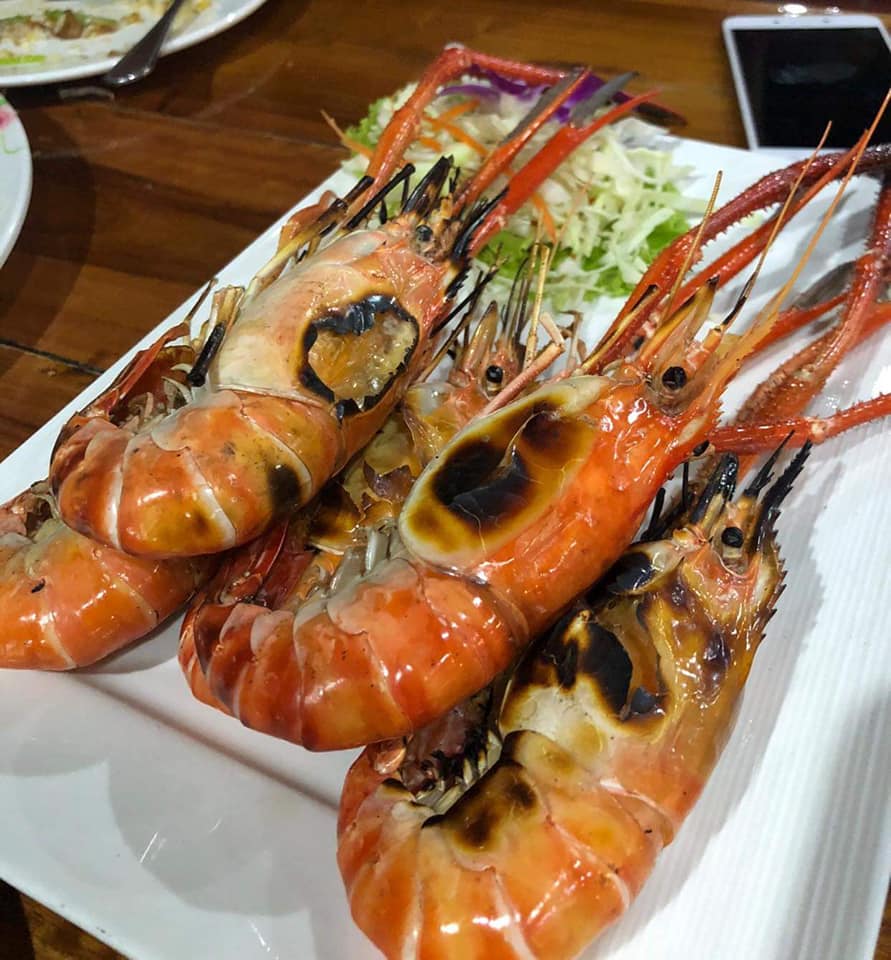 จ๊ะโอ๋ซีฟู๊ด, รุ่งฟ้า ซีฟู้ด, วิวทิวไม้ ซีฟู้ด, ครัวลุงแถม, ครัวแพขวัญใจซีฟู้ด บางขุนเทียน, ครัวน้าเนียมซีฟู้ด, ครัวนพเก้าซีฟู้ด, ครัวทับทิม ซีฟู้ด, ครัวพ่อกำนันซีฟู๊ด บางขุนเทียน-ชายทะเล, บ้านปองพลซีฟู้ด, ครัววลัยพร, ธารทะเลซีฟู้ด บางขุนเทียน-ชายทะเล, ฟาร์มสมใจซีฟู้ดส์ บางขุนเทียนชายทะเล, ครัวคุณอรซีฟู๊ดบางขุนเทียน