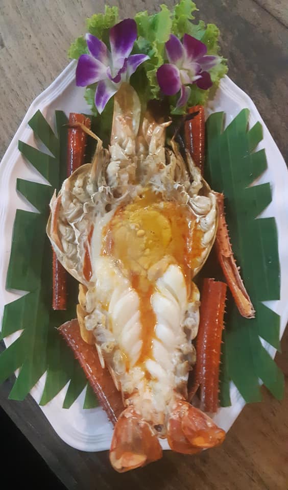 จ๊ะโอ๋ซีฟู๊ด, รุ่งฟ้า ซีฟู้ด, วิวทิวไม้ ซีฟู้ด, ครัวลุงแถม, ครัวแพขวัญใจซีฟู้ด บางขุนเทียน, ครัวน้าเนียมซีฟู้ด, ครัวนพเก้าซีฟู้ด, ครัวทับทิม ซีฟู้ด, ครัวพ่อกำนันซีฟู๊ด บางขุนเทียน-ชายทะเล, บ้านปองพลซีฟู้ด, ครัววลัยพร, ธารทะเลซีฟู้ด บางขุนเทียน-ชายทะเล, ฟาร์มสมใจซีฟู้ดส์ บางขุนเทียนชายทะเล, ครัวคุณอรซีฟู๊ดบางขุนเทียน