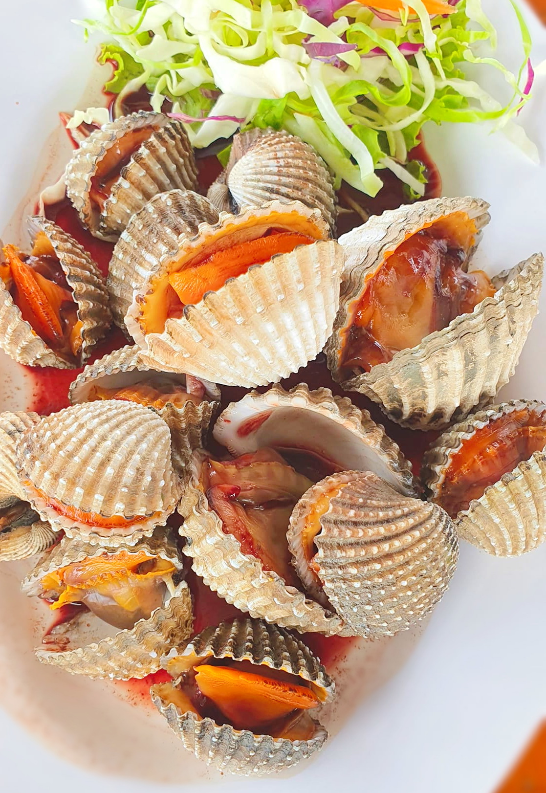 จ๊ะโอ๋ซีฟู๊ด, รุ่งฟ้า ซีฟู้ด, วิวทิวไม้ ซีฟู้ด, ครัวลุงแถม, ครัวแพขวัญใจซีฟู้ด บางขุนเทียน, ครัวน้าเนียมซีฟู้ด, ครัวนพเก้าซีฟู้ด, ครัวทับทิม ซีฟู้ด, ครัวพ่อกำนันซีฟู๊ด บางขุนเทียน-ชายทะเล, บ้านปองพลซีฟู้ด, ครัววลัยพร, ธารทะเลซีฟู้ด บางขุนเทียน-ชายทะเล, ฟาร์มสมใจซีฟู้ดส์ บางขุนเทียนชายทะเล, ครัวคุณอรซีฟู๊ดบางขุนเทียน