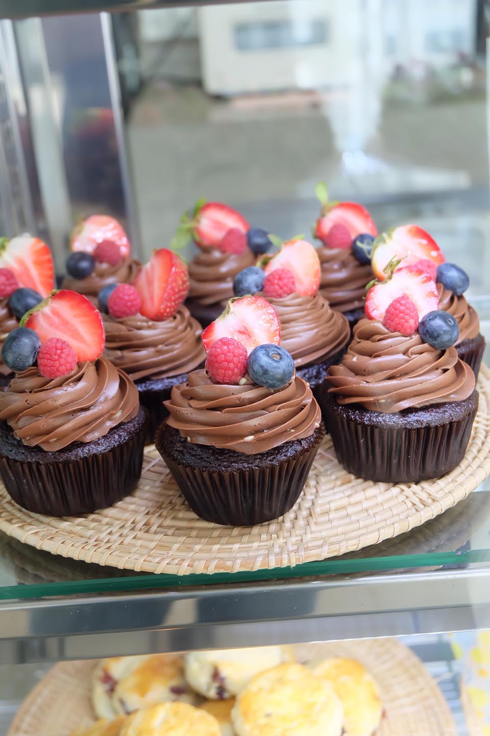 ชิมฮง คาเฟ่ - Chim Hong Cafe, Makesense, Kalamong, เดอ นา คาเฟ่, Benandson Cafe’, Chamcha Cafe, The Weekend Moka, เดี๋ยวเจอสวน&amp;คาเฟ่, Caffe' De Chalawan, Black Hat, Mouth Cafe, Apsara Café Phichit