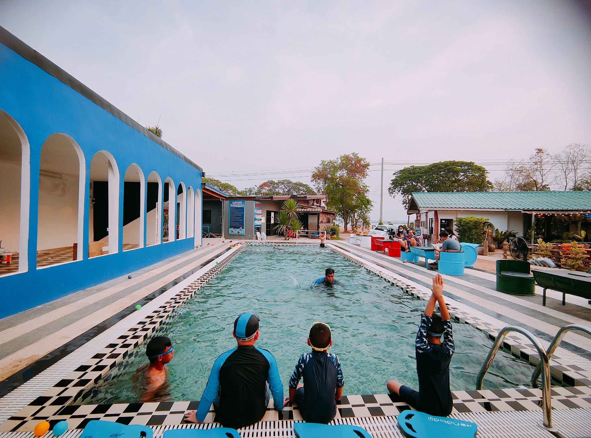 ชิมฮง คาเฟ่ - Chim Hong Cafe, Makesense, Kalamong, เดอ นา คาเฟ่, Benandson Cafe’, Chamcha Cafe, The Weekend Moka, เดี๋ยวเจอสวน&amp;คาเฟ่, Caffe' De Chalawan, Black Hat, Mouth Cafe, Apsara Café Phichit