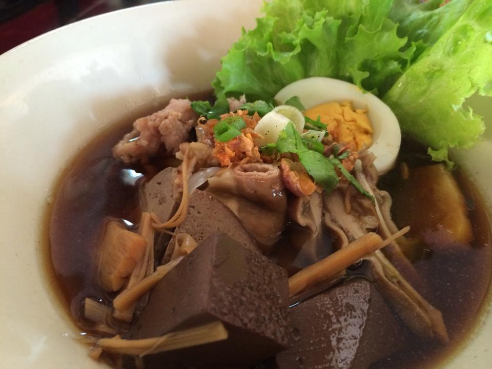 อะนะตะการ์เดนชิล, ดาวคะนองลำพูน, เฮียจั๊ว เกาเหลาเลือดหมู, ข้าวซอยบ้านยอง, ขนมเส้นหม้อดิน, Lap-Lungnil Fanpage-ร้านลาบลุงนิล ลำพูน, ร้านอาหาร ม่วนใจ๋ปลาจุ่ม ลำพูน, ก๋วยเตี๋ยวหมูตุ๋นลำไย, ก๋วยเตี๋ยวคุณแดง, เตี๋ยวสุขใจ “อัพเกรด”, My Vietnam Lamphun - มายเวียดนามลำพูน, NA TEA TIME, Chef's house