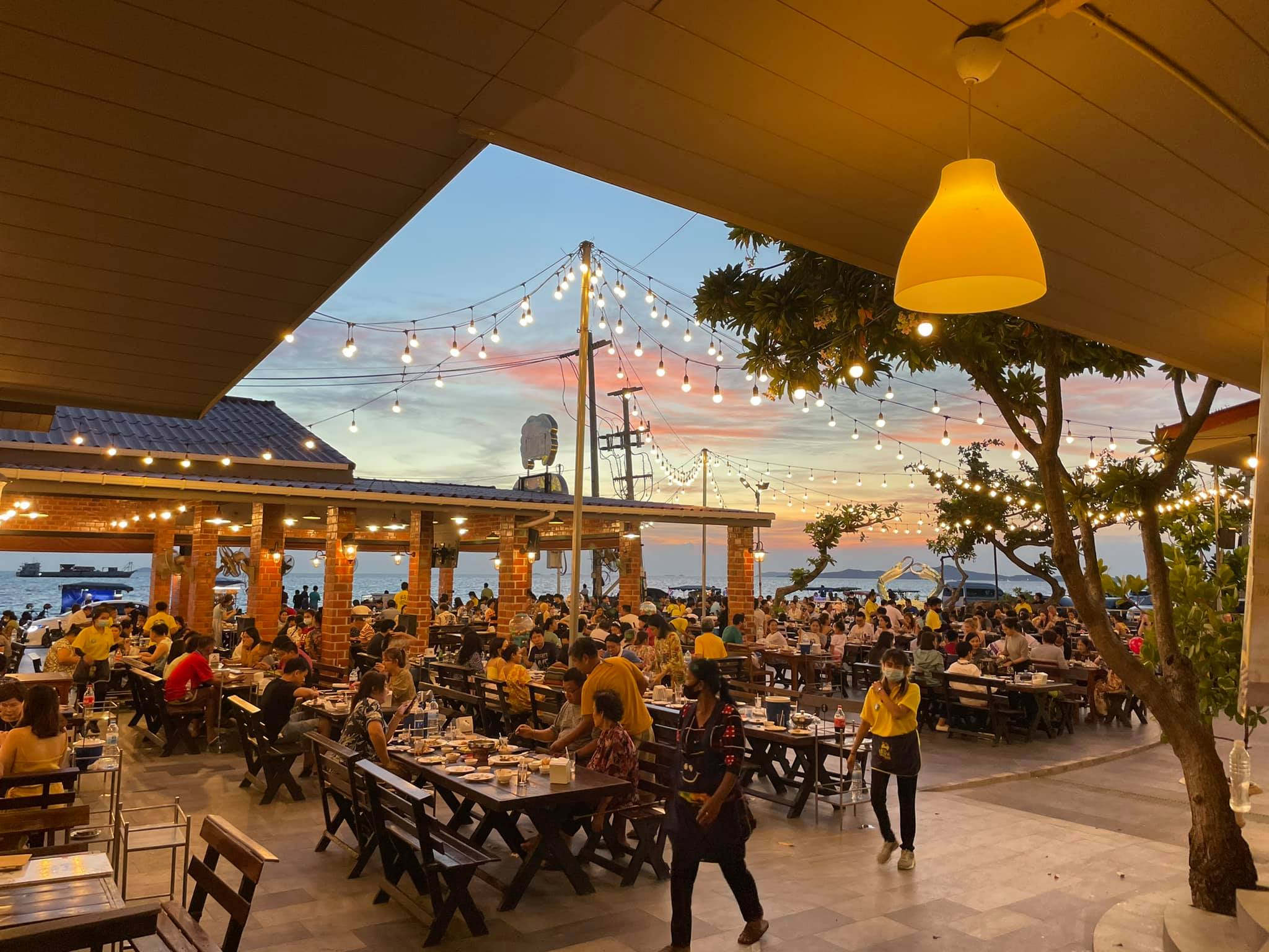 ปูเป็น SEAFOOD PATTAYA, ริมหาด ซีฟู๊ด, ลุงบอยป้ารัตน์, สาขาหาดจอมเทียน, Krua Dongtan ครัวดงตาล, ลุงไสว 1 สุดหาดจอมเทียน พัทยา, ศรีนวลซีฟู้ด, สุดเขต ทะเลเผา