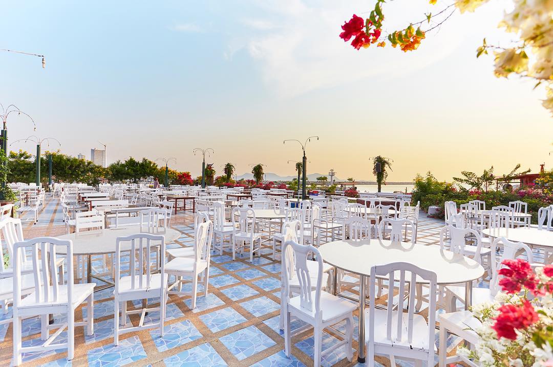 ปูเป็น SEAFOOD PATTAYA, ริมหาด ซีฟู๊ด, ลุงบอยป้ารัตน์, สาขาหาดจอมเทียน, Krua Dongtan ครัวดงตาล, ลุงไสว 1 สุดหาดจอมเทียน พัทยา, ศรีนวลซีฟู้ด, สุดเขต ทะเลเผา