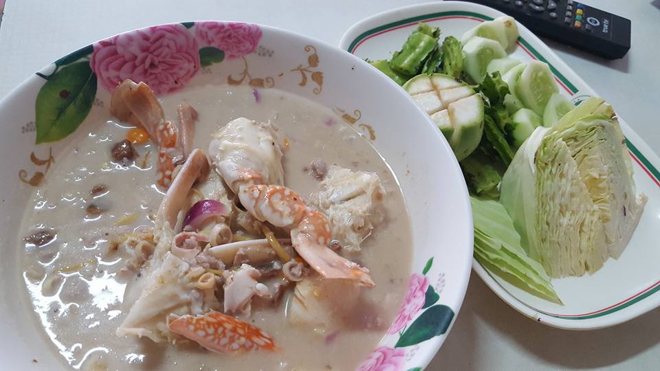 ร้านอ้นส้มตำปูม้า, ไผ่ขวาง, Zaab Station, เอมโอช by The Story, ครัวกางนา, คุ้มขวัญเจ้าเอย, ร้านบ้านเด, กุ่ยหมง, สวนอาหารเบญจรงค์ สุพรรณบุรี, ขัวะ, ลายน้ำ, มุมสบายครัวริมคลอง, ข้าวต้มโกเฑียร, นพรัตน์ ภัตตาคาร, กุ้งเป็น (เจ๊เน้ย), ขนาบน้ำสุพรรณบุรี and mellow, เรือนแพ (ครัวสุพรรณ) &amp; รีสอร์ท, ริมคลองเฮ้าส์, สุรชัยปลาเผา บึงไผ่แขก, Taiheiyo sushi suphanburi