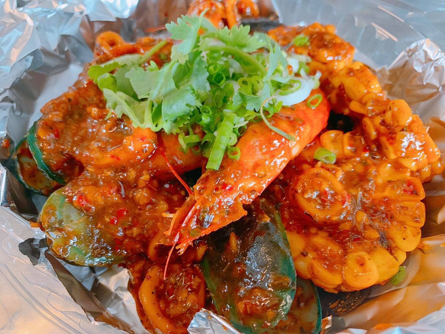 ร้านอ้นส้มตำปูม้า, ไผ่ขวาง, Zaab Station, เอมโอช by The Story, ครัวกางนา, คุ้มขวัญเจ้าเอย, ร้านบ้านเด, กุ่ยหมง, สวนอาหารเบญจรงค์ สุพรรณบุรี, ขัวะ, ลายน้ำ, มุมสบายครัวริมคลอง, ข้าวต้มโกเฑียร, นพรัตน์ ภัตตาคาร, กุ้งเป็น (เจ๊เน้ย), ขนาบน้ำสุพรรณบุรี and mellow, เรือนแพ (ครัวสุพรรณ) &amp; รีสอร์ท, ริมคลองเฮ้าส์, สุรชัยปลาเผา บึงไผ่แขก, Taiheiyo sushi suphanburi