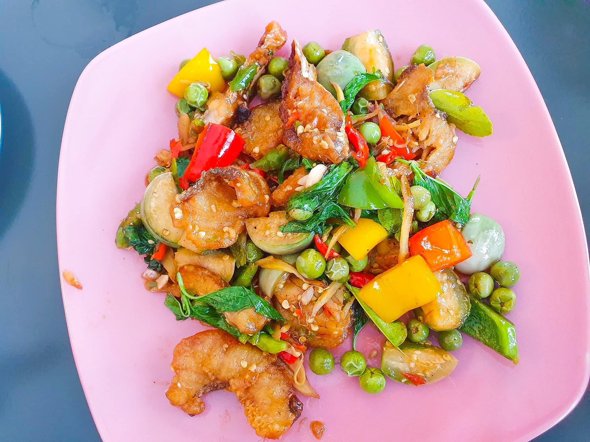 ร้านอ้นส้มตำปูม้า, ไผ่ขวาง, Zaab Station, เอมโอช by The Story, ครัวกางนา, คุ้มขวัญเจ้าเอย, ร้านบ้านเด, กุ่ยหมง, สวนอาหารเบญจรงค์ สุพรรณบุรี, ขัวะ, ลายน้ำ, มุมสบายครัวริมคลอง, ข้าวต้มโกเฑียร, นพรัตน์ ภัตตาคาร, กุ้งเป็น (เจ๊เน้ย), ขนาบน้ำสุพรรณบุรี and mellow, เรือนแพ (ครัวสุพรรณ) &amp; รีสอร์ท, ริมคลองเฮ้าส์, สุรชัยปลาเผา บึงไผ่แขก, Taiheiyo sushi suphanburi