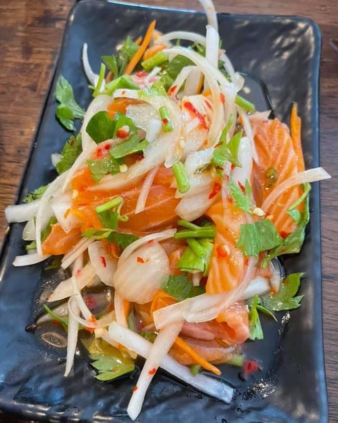 ร้านอ้นส้มตำปูม้า, ไผ่ขวาง, Zaab Station, เอมโอช by The Story, ครัวกางนา, คุ้มขวัญเจ้าเอย, ร้านบ้านเด, กุ่ยหมง, สวนอาหารเบญจรงค์ สุพรรณบุรี, ขัวะ, ลายน้ำ, มุมสบายครัวริมคลอง, ข้าวต้มโกเฑียร, นพรัตน์ ภัตตาคาร, กุ้งเป็น (เจ๊เน้ย), ขนาบน้ำสุพรรณบุรี and mellow, เรือนแพ (ครัวสุพรรณ) &amp; รีสอร์ท, ริมคลองเฮ้าส์, สุรชัยปลาเผา บึงไผ่แขก, Taiheiyo sushi suphanburi