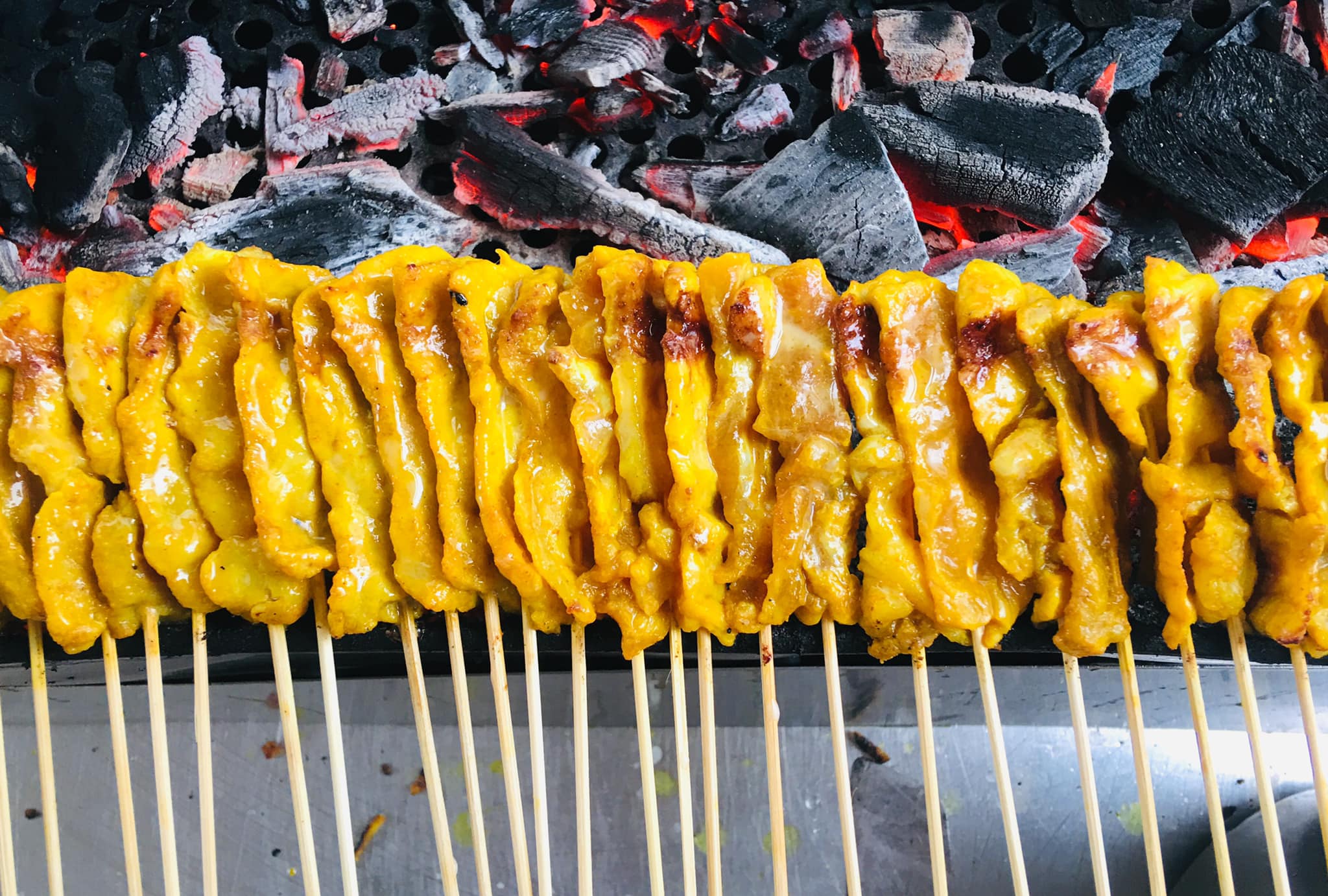 ก๋วยเตี๋ยวต้มยำกากหมูสูตรโบราณ ท่าน้ำนนท์, กินปูเมืองนนท์, ข้าวผัดโบราณ ท่าน้ำนนท์, นนท์ตำแหลก, ขนมฝรั่งแม่ไน้ ตลาดนนทบุรี, Nont Bakery, เจ๊ตาหมูสะเต๊ะ, ปัง ปัง 85 องศา, เกาเหลาเมืองนนท์