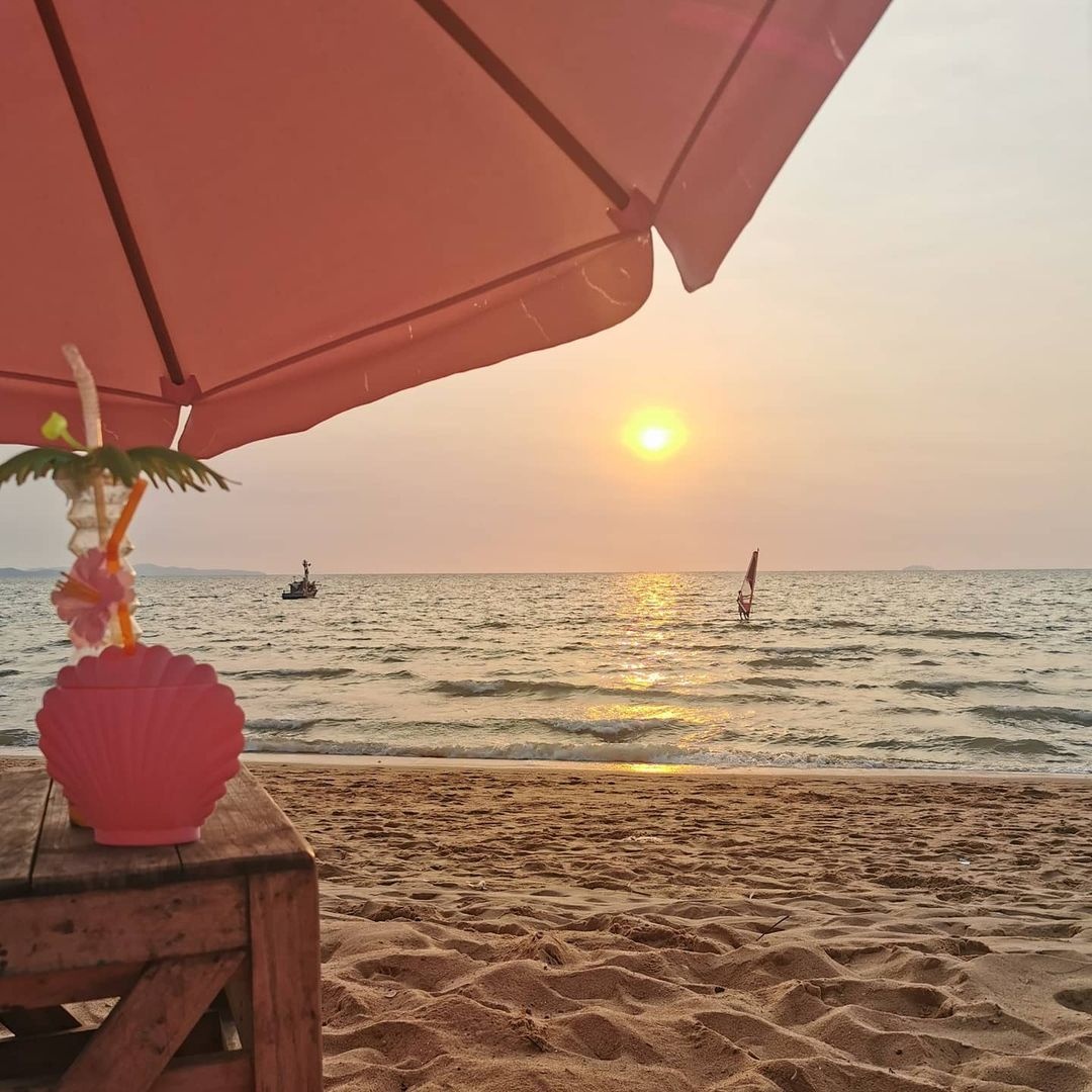 รับทำเค้กและเบเกอรี่ตามสั่งชลบุรี, Cocoa cafe, Sourcreamfactory, Heriot Cafe, Love your trees, BearbyTea, Fermenti, Daydream Café Chonburi, Tutu Beach