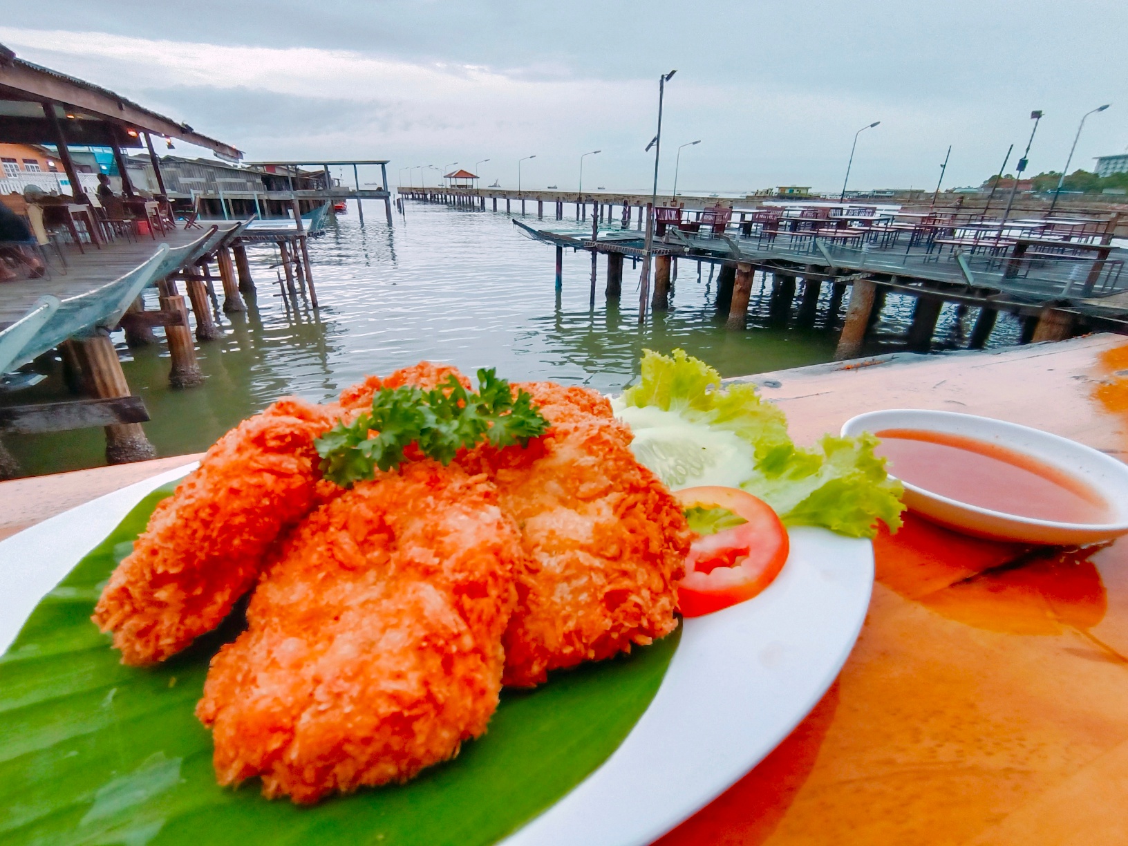 Pop View, ครัวบ้านกลางทะเล, Ripple Sea, ร้านลับหมึกช๊อต อ่าวอุดมซอย17, ร้านป๋าดำซีฟู้ด, ป้าแอ๊ดซีฟู๊ด, ติดดินซีฟู้ด, มุมอร่อย ศรีราชา, TOH CREW, เรือนน้ำซีฟู๊ด ศรีราชา, ครัวทะเล จันผา, ร้านอาหาร เฒ่าทะเล ซีฟู๊ด อ่าวอุดม, ร้านป้อมกินแล้วรวย