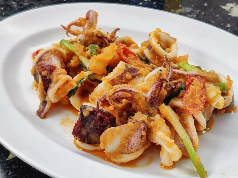 Pop View, ครัวบ้านกลางทะเล, Ripple Sea, ร้านลับหมึกช๊อต อ่าวอุดมซอย17, ร้านป๋าดำซีฟู้ด, ป้าแอ๊ดซีฟู๊ด, ติดดินซีฟู้ด, มุมอร่อย ศรีราชา, TOH CREW, เรือนน้ำซีฟู๊ด ศรีราชา, ครัวทะเล จันผา, ร้านอาหาร เฒ่าทะเล ซีฟู๊ด อ่าวอุดม, ร้านป้อมกินแล้วรวย