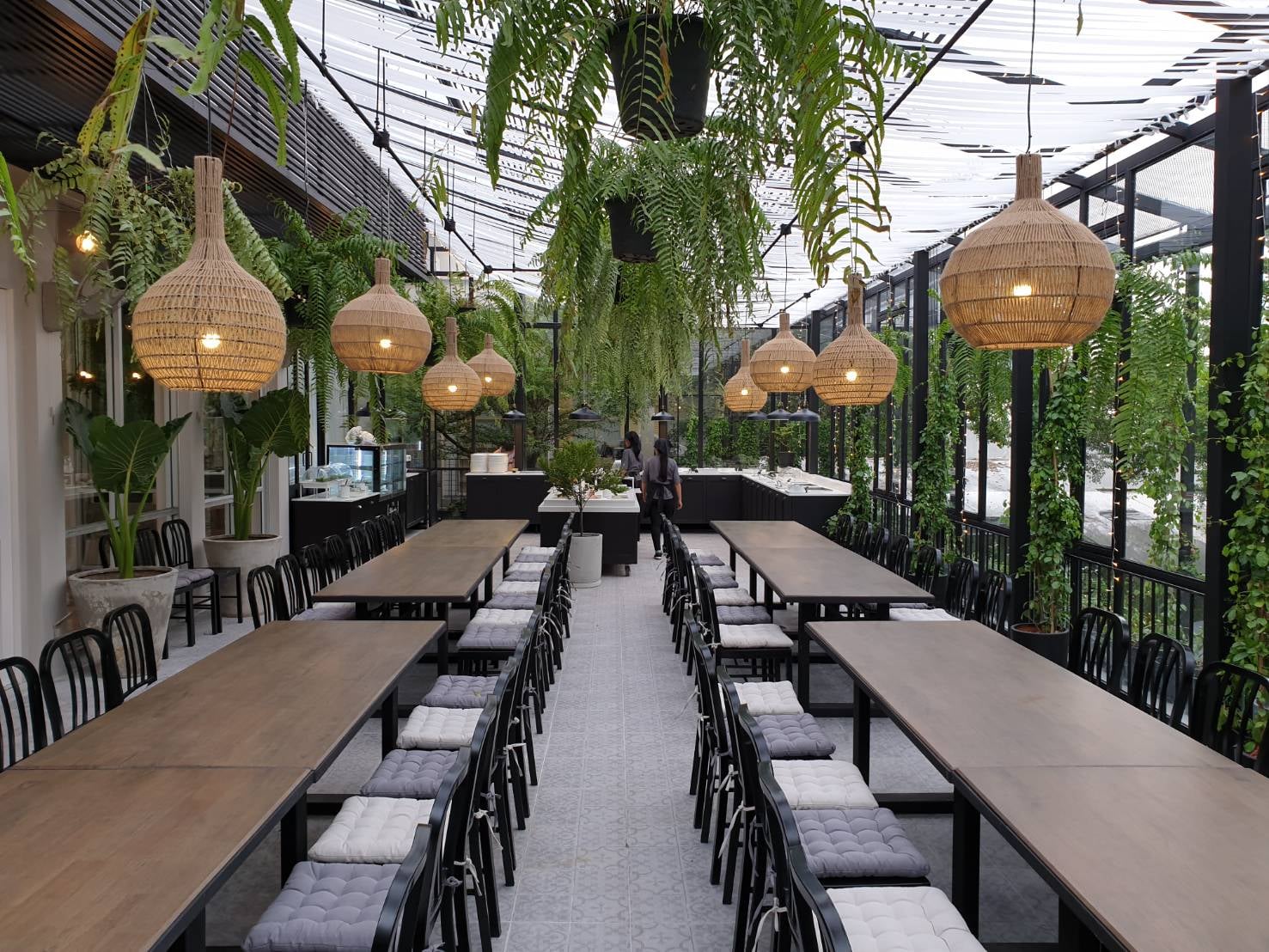 Grande Centre Point Ploenchit, ครัวจำแลง แปลงกาย, Sortrel Sathorn, บ้านน้ำเคียงดิน, ปลาอยู่เย็น, Samsen Villa, ครัวกรุงเทพ, Maldives Maodeep, Waterside Karaoke Restaurant, Little tree, The local Restaurant, Chocolate Ville, Ther Dining &amp; Bar, บ้านสุขนิยม, สวนอาหารบางบัว, แบมบูใหญ่, Craft Home , สวนอาหารซุ้มไผ่ เรโทร