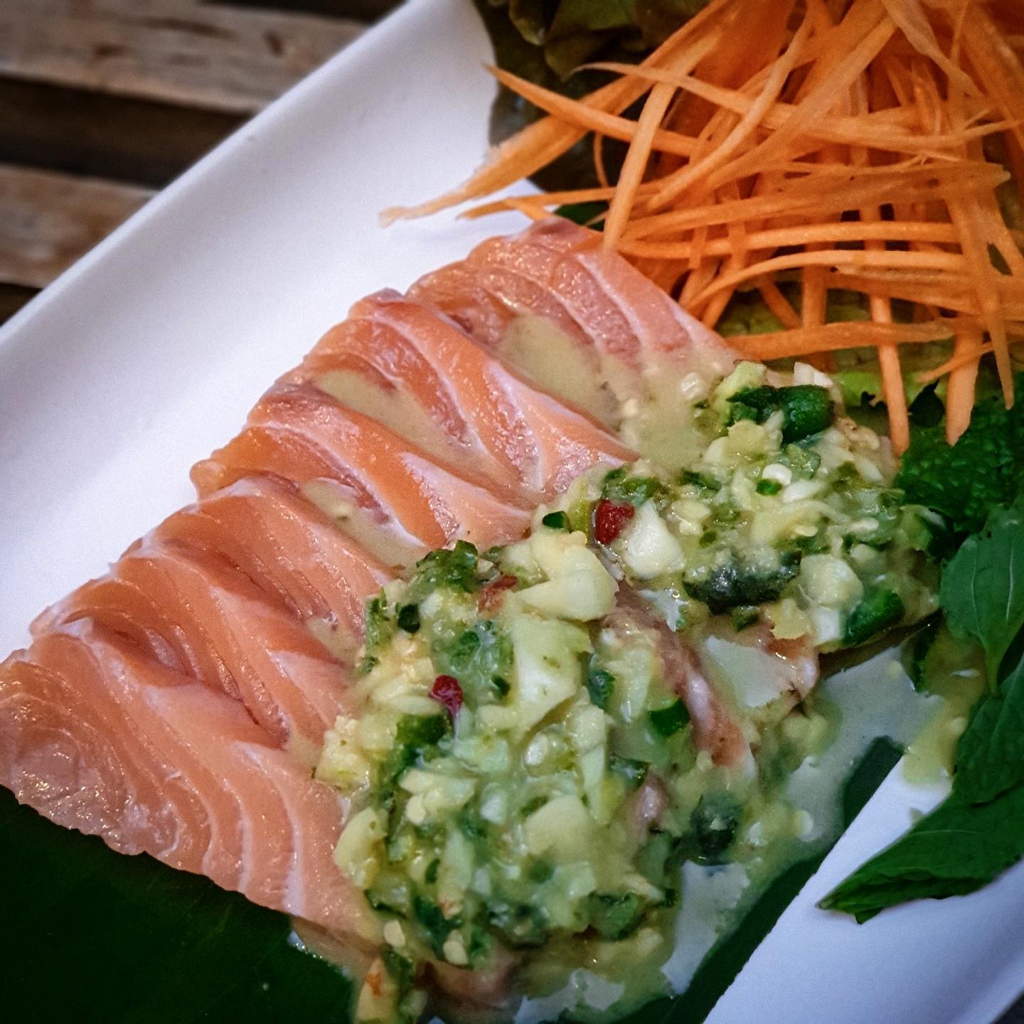 RARIN : BKK Riverside Venue, บ้านเอกเขนก ชัยพฤกษ์, The local Restaurant, Waterside Karaoke Restaurant, พหลวิว, River Wine Karaoke Restaurant, Green Bar and Restaurant, Chocolate Ville, Hard Rock Cafe Bangkok