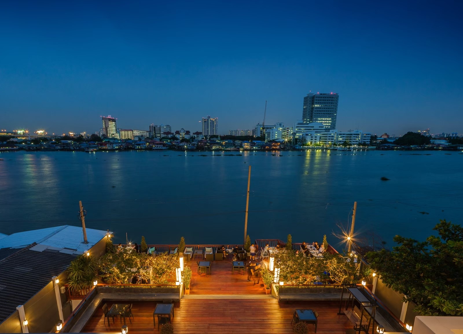 Rhapsody, บ้านส้มตำเมลดา พระนั่งเกล้า, โรงน้ำชา 90', Totoya, จุ่มจุ่ม อีสาน-ชาบู บุฟเฟ่ต์