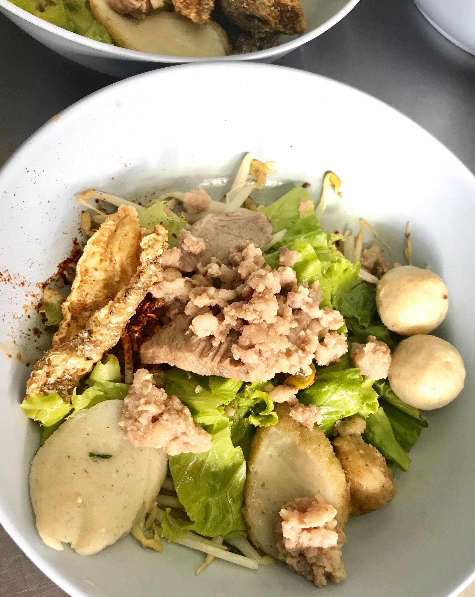 ก๋วยเตี๋ยวเกี๊ยว นายกุลรสนัว, เฮียไช้ ก๋วยเตี๋ยวต้มยำหมูบะช่อ, นัวโภชนา, Maekunkha, ก๋วยเตี๋ยวหมูป้าน้อยดินแดง แฟลต ช.3, ลุงเอสเตี๋ยวหมูต้มยำ, ก๋วยเตี๋ยวต้มยำหมูบะช่อ มาม่าหม้อไฟ เฮียจู๋-ลาดพร้าว71, ก๋วยเตี๋ยวตรอกโรงหมู, ก๋วยเตี๋ยวเอี่ยมน้อย, เจริญเส้น 查龙森, ทีเด็ด ก๋วยเตี๋ยวต้มยำหมูเด้งโบราณ, เป็นหนึ่ง ก๋วยเตี๋ยวต้มยำ เย็นตาโฟ, เล็กใหญ่ ก๋วยเตี๋ยวต้มยำโบราณ, แม่แสตมป์ก๋วยเตี๋ยวต้มยำหมูสับโบราณ, เปลว ก๋วยเตี๋ยวต้มยำ, ก๋วยเตี๋ยวต้มยำกากหมูสูตรโบราณ คลองเตย, ก๋วยเตี๋ยวต้มยำโบราณพ่อสนิท, เตี๋ยวตือ, 2พี่น้อง ก๋วยเตี๋ยวต้มยำ, พะเยาว์ก๋วยเตี๋ยวโบราณ, บ้านบุญรักษาก๋วยเตี๋ยวต้มยำโบราณ, ก๋วยเตี๋ยวต้มยำพันรี, ลุงเอ๋ก๋วยเตี๋ยวต้มยำโบราณ by plerm cup, เจ้าเจ็ด รวมโชค, ปรารีย์ ก๋วยเตี๋ยวต้มยำชามหมูเด้ง, ครัวเส้นแกงร้อน ก๋วยเตี๋ยวต้มยำ&อาหารตามสั่ง, ก๋วยเตี๋ยวหมูต้มยำมะนาวเจ็กพวง, เฮียบิ๊กห้าหม้อ