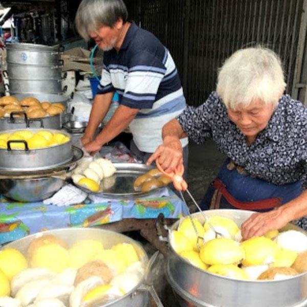 ร้านน้องเจเจ อาหารไทยพื้นบ้าน ซ.หัวหิน43-45, ร้านลุงบังหัวปลาหม้อไฟ หัวหิน, ร้านบ้านครูส่วน by ปลา, Tanya's, ร้านเกี๊ยวปลานำชัย, เจ๊กเปี๊ยะ, ครัวแม่ฬา, บ้านอิสระ, พาสใต้ บาย เชฟเต้หัวหิน Pastay by cheftae, ครัวเจ๊เนี้ยวหัวหิน51, โกหมาก หัวหิน, ซาลาเปาเตาถ่าน BY ยายม่วย, ร้านขนมไทยแม่เก็บหัวหิน, ครัวแม่กะเมย