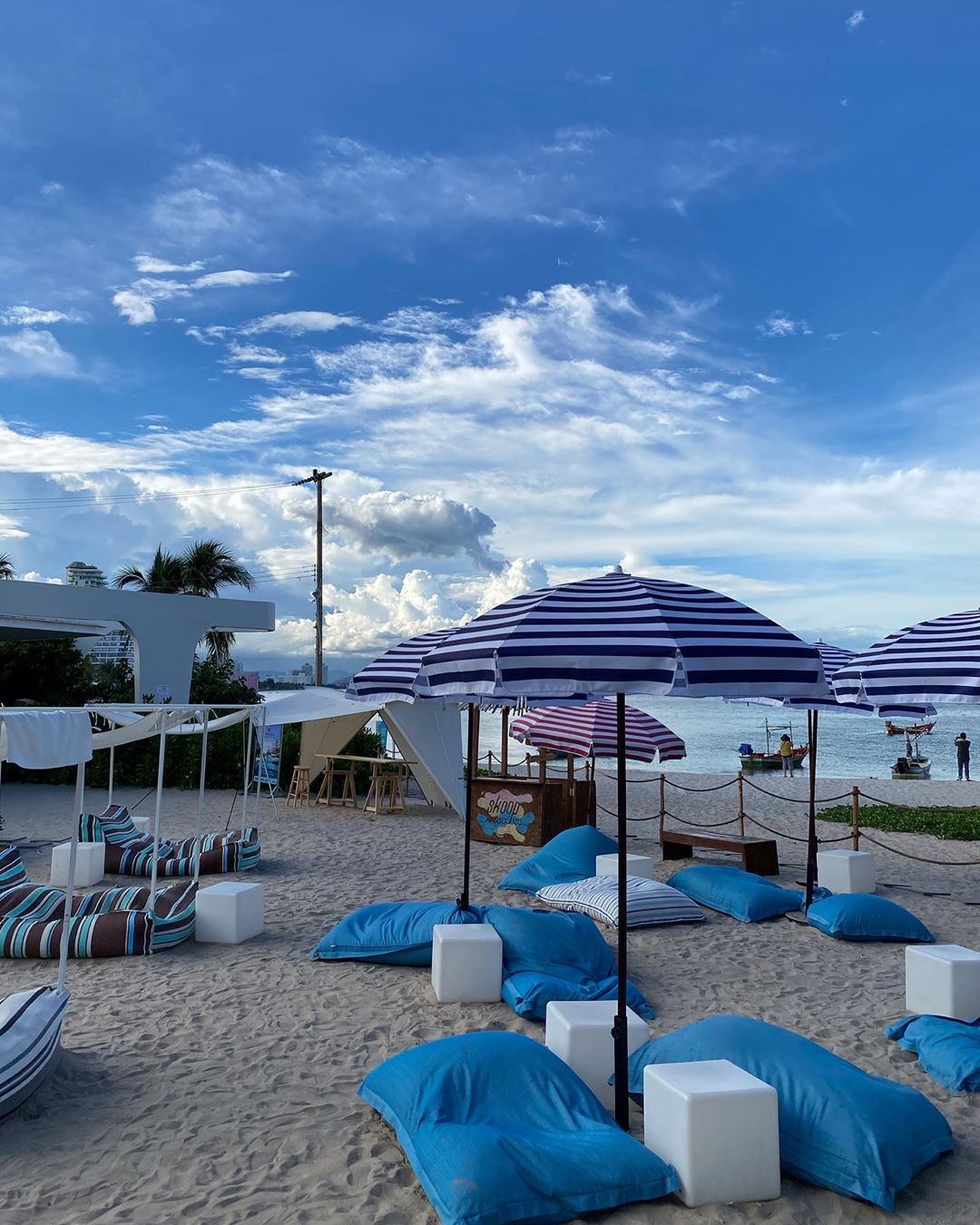 Air Space Hua Hin, ปลีกวิเวก คาเฟ่, After morning cafe, The Chocolate Factory HuaHin, DRIP RIM LAY, Top Seacret Beach Cafe, Molley coffee stand, RowHou8e Cafe' HuaHin106, 25 Monday cafe', S'more Cafe Huahin, Tree House Cafe', Wilaiwan Hua Hin