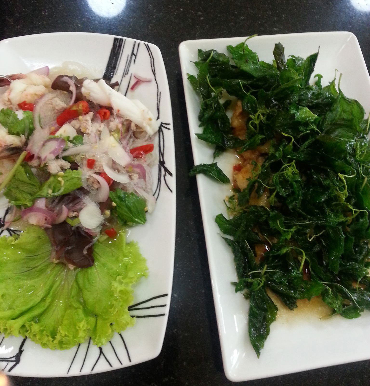 เจ๊โอว, กุยช่ายอาแปะเจ้าเก่า, มณีจ๋า ซีฟู้ด, ตุ้งแฉ่เตาถ่าน, เสน่ห์ ลาบก้อย, ต้าเสี่ยวหม่าล่า, อั่งเป่าหม่าล่าชาบู, ซ้งเป็ดพะโล้, สาขาสามย่าน, Engchuan Chufang, สมบูรณ์โภชนา, สาขาบรรทัดทอง, เอ๋ ซีฟู้ด, ทับทิม, พาข้าว-บรรทัดทอง, ก๋วยเตี๋ยวเอี่ยมน้อย, โจ๊กสามย่าน, สาขาบรรทัดทอง, เจ๊เกียง, เช็งซิมอี๊, สาขาสเตเดียมวัน, ลูกชิ้นปลาบรรทัดทอง, แหลกไม่แหลก, Kemuri, หมูสะเต๊ะ ซีอิ๊วดำ มิ้งโภชนา, ยำเจ้ศรี, น้ำเต้าหู้เจ๊วรรณ, ตั้งซุ่ยเฮงโภชนา, ปังเด็ด, สาขาบรรทัดทอง, ท่าน้ำนัว Thanamnua, บัวลอยปริญญา ลาวาไส้ทะลัก, รสดีเด็ด บ้านคุณนพ, Roddeeded BAAN KHUN NOP, ทวีโชคหมูกะทะ สาขา9 บรรทัดทอง