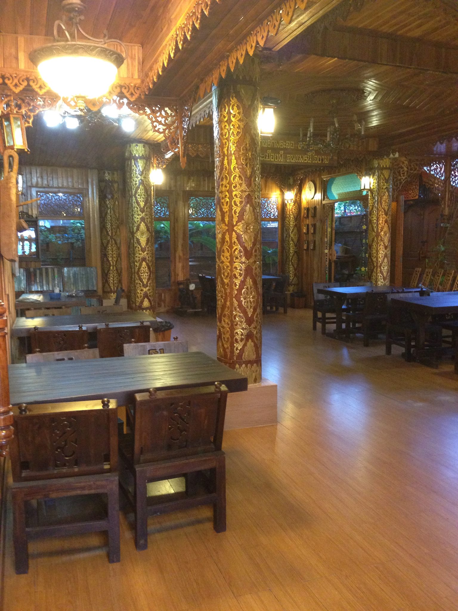 ล้าน เหนือ-น่าน อาหารเหนือ, เนื้อเหนือ Neua.Neur.Bkk, ต๋องเต็มโต๊ะ, สาขาพุทธมณฑล สาย 2, อองตอง ข้าวซอย, ละอ่อน น้ำเงี้ยว อาหารเหนือ, เฮือนลำพูน, รัชดาอาหารเหนือ, ร้านลำแต๊ๆ อาหารพื้นเมือง, ข้าวซอยลำดวนฟ้าฮ่ามเชียงใหม่, สาขาวิภาวดีรังสิต 58, หอมด่วน, ต๊ะต่อนยอน, Cr. ภาพทั้งหมดจาก Facebook ต๊ะต่อนยอน อาหารเหนือ, ฮ้านจาวเหนือ, ต๋องเหนือ Express, ข้าวซอยเชียงใหม่ ตรงข้ามกรมศุลกากร, ครัวเจียงใหม่, ครัวมะแข่น, กาดหลวง มินิ