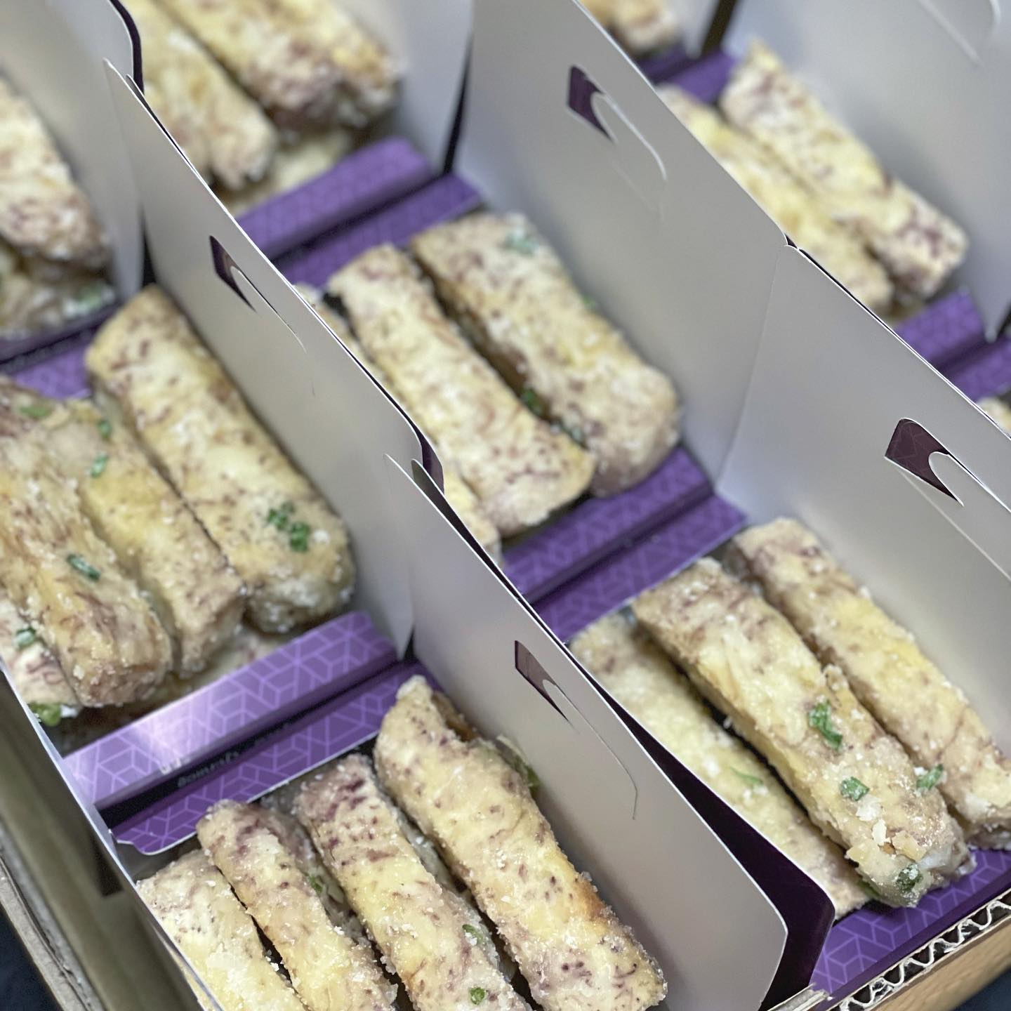 Anya Authentic Thai Cuisine, Kinu, สาขาเสาชิงช้า, ภูธรบาร์, ครัวอัปษร, สาขาถนนดินสอ, ขนมกุ๋ยช่ายเจ๊ต้อย, ตาชัยก๋วยเตี๋ยวสุโขทัย, โกปี๊เฮี้ยะไถ่กี่ ณ เสาชิงช้า, ไทยทำ เกาเหลาสมองหมู, จิต เตาถ่าน, ศิริพรโภชนา, มนต์ นมสด, เจ๊นี เผือกหิมะ, ลูกชิ้นหมูแพร่งนรา, นายอ้วนเย็นตาโฟเสาชิงช้า, สุขนิยม ขนมครกสิงคโปร์, ทิพย์สมัย ผัดไทยประตูผี, เช็งซิมอี๊ , สาขาเสาชิงช้า, Bite and Bond, ร้านติ่นฟง Tinn Feng, บรรพชน Bun Bar Chon, นมโจ เสาชิงช้า, ข้าวหมูแดงนายชุน