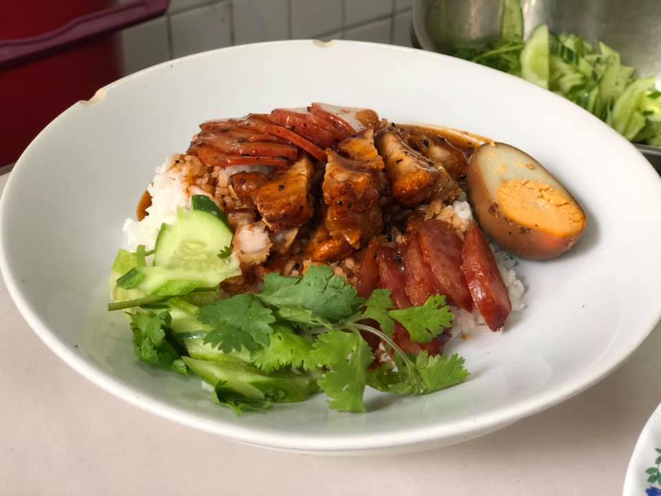 Anya Authentic Thai Cuisine, Kinu, สาขาเสาชิงช้า, ภูธรบาร์, ครัวอัปษร, สาขาถนนดินสอ, ขนมกุ๋ยช่ายเจ๊ต้อย, ตาชัยก๋วยเตี๋ยวสุโขทัย, โกปี๊เฮี้ยะไถ่กี่ ณ เสาชิงช้า, ไทยทำ เกาเหลาสมองหมู, จิต เตาถ่าน, ศิริพรโภชนา, มนต์ นมสด, เจ๊นี เผือกหิมะ, ลูกชิ้นหมูแพร่งนรา, นายอ้วนเย็นตาโฟเสาชิงช้า, สุขนิยม ขนมครกสิงคโปร์, ทิพย์สมัย ผัดไทยประตูผี, เช็งซิมอี๊ , สาขาเสาชิงช้า, Bite and Bond, ร้านติ่นฟง Tinn Feng, บรรพชน Bun Bar Chon, นมโจ เสาชิงช้า, ข้าวหมูแดงนายชุน