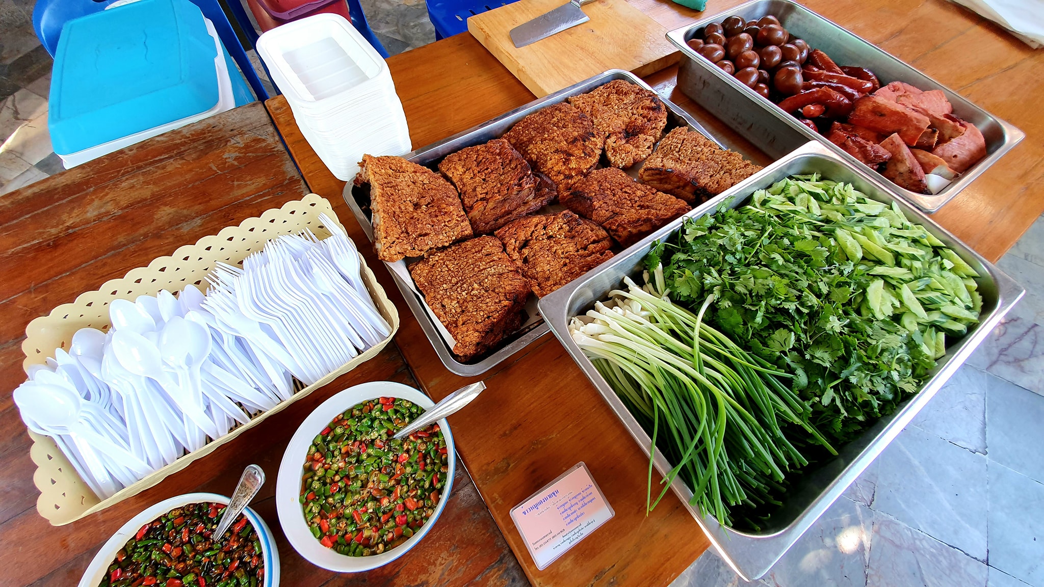 Anya Authentic Thai Cuisine, Kinu, สาขาเสาชิงช้า, ภูธรบาร์, ครัวอัปษร, สาขาถนนดินสอ, ขนมกุ๋ยช่ายเจ๊ต้อย, ตาชัยก๋วยเตี๋ยวสุโขทัย, โกปี๊เฮี้ยะไถ่กี่ ณ เสาชิงช้า, ไทยทำ เกาเหลาสมองหมู, จิต เตาถ่าน, ศิริพรโภชนา, มนต์ นมสด, เจ๊นี เผือกหิมะ, ลูกชิ้นหมูแพร่งนรา, นายอ้วนเย็นตาโฟเสาชิงช้า, สุขนิยม ขนมครกสิงคโปร์, ทิพย์สมัย ผัดไทยประตูผี, เช็งซิมอี๊ , สาขาเสาชิงช้า, Bite and Bond, ร้านติ่นฟง Tinn Feng, บรรพชน Bun Bar Chon, นมโจ เสาชิงช้า, ข้าวหมูแดงนายชุน