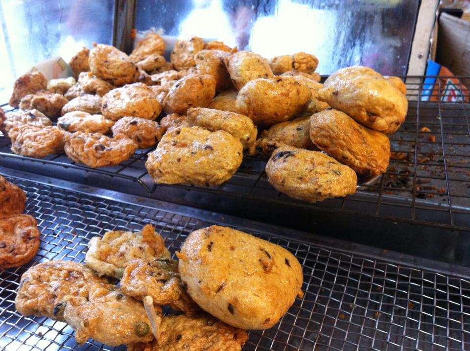 Brasserie 9, โจ๊กปรินซ์ บางรัก, Shelly House, ประจักษ์, Baan Khanitha Thai restaurants, สาขาสาทร, ก๋วยเตี่ยวลูกชิ้นปลาเจ้หลี, ขาหมูตรอกซุงบางรัก เจ้าเก่า, เอ๋กระเพาะปลา ตรอกซุง, ทอดมันกวางตุ้ง สีนวล, นายเม้ง บะหมี่ปู เกี๊ยวกุ้งยักษ์, Panlee Bakery, ร้านลาบอุบล คนตระการ สี่แยกสาทร สุรศักดิ์