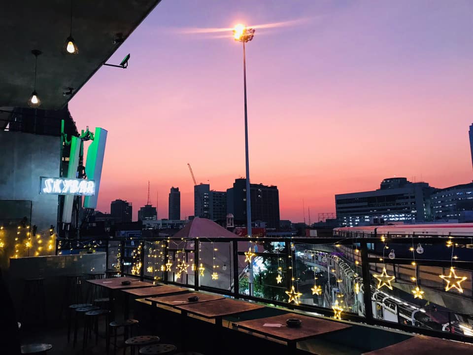 Level 50 by SEE FAH, Sanay Rooftop Bar, Cosmo Bar Bkk, Flashback Rooftop Bar, Dumbo BKK, Wallflowers Cafe, LeeLa Bar, 342 Bar, Peak-A-Boo Bar, SwingBar