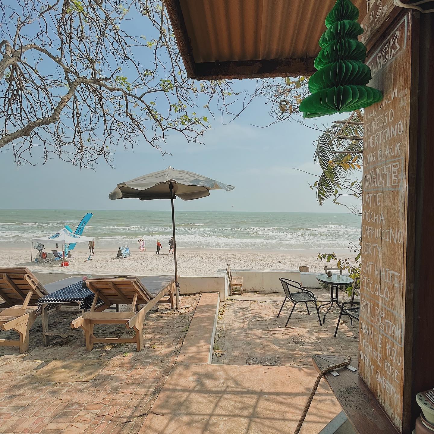 Air Space Hua Hin, ปลีกวิเวก คาเฟ่, After morning cafe, The Chocolate Factory HuaHin, DRIP RIM LAY, Top Seacret Beach Cafe, Molley coffee stand, RowHou8e Cafe' HuaHin106, 25 Monday cafe', S'more Cafe Huahin, Tree House Cafe', Wilaiwan Hua Hin