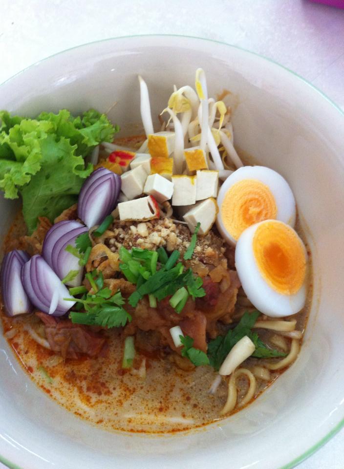 Khao-Sō-i, สาขาสยามพารากอน, อองตอง ข้าวซอย, Mugkhaosoi มักข้าวซอย, ข้าวซอยเชียงใหม่ สุโขทัยซอย 5, ข้าวซอยแม่สุภาพ เจ้าเก่าย่านเทเวศน์, หอมด่วน, ข้าวซอยลำดวนฟ้าฮ่ามเชียงใหม่, สาขาวิภาวดีรังสิต 58, Lanna Eatery, ต๊ะต่อนยอน, Cr. ภาพทั้งหมดจาก Facebook ต๊ะต่อนยอน อาหารเหนือ, ข้าวซอยดอยคำ, ฮ้านจาวเหนือ, ทิศเหนือ