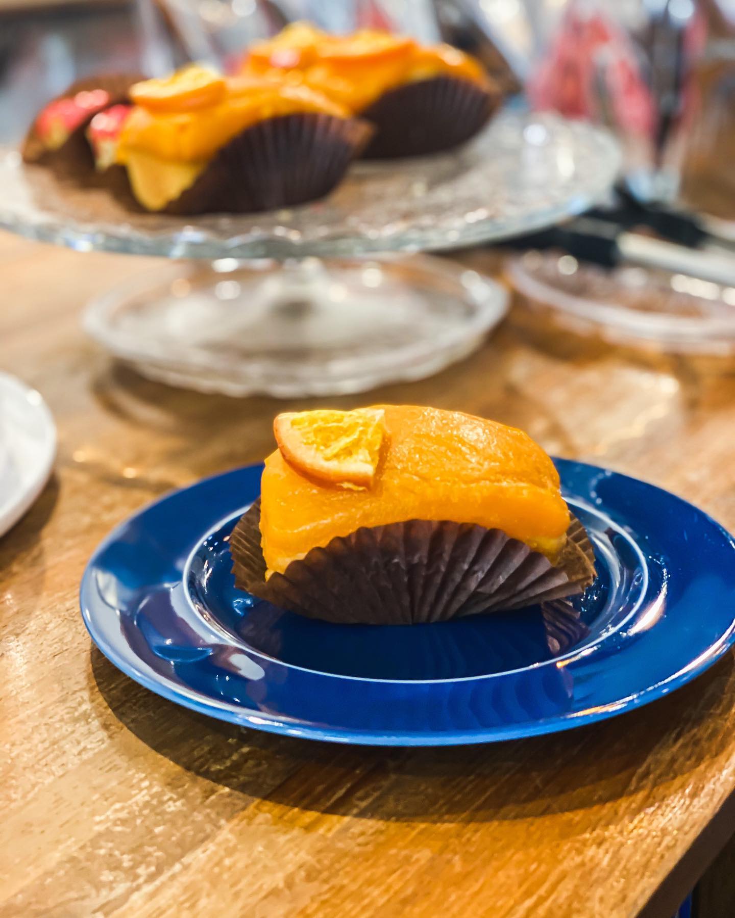 ครัวส้มหอม, Buttercoffs., แดง โภชนา, ลูกชิ้นปลากรายทอด ชัย เศรษฐีเรือทอง, นายอ้วนเย็นตาโฟเสาชิงช้า, ตาชัยก๋วยเตี๋ยวสุโขทัย, 3rd CAFÉ, เหลี่ยมนมสด, ลูกชิ้นหมูแพร่งนรา, เจ๊นี เผือกหิมะ, ภูธรบาร์, โกปี๊เฮี้ยะไถ่กี่ ณ เสาชิงช้า, นมโจ เสาชิงช้า, ข้าวหมูแดงนายชุน, มนต์ นมสด