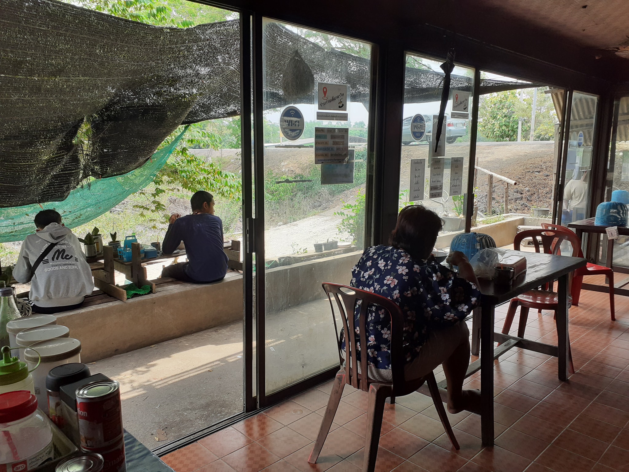 ก๋วยเตี๋ยวเรือในคลอง อยุธยา, กรุงเก่า"เตี๋ยวเรือ", ร้านก๋วยเตี๋ยวเรือโอ่งบนแพริมแม่น้ำน้อย, ก๋วยเตี๋ยวเรือกิมหลวน อยุธยา, ก๋วยเตี๋ยวเรือ ตาลเดี่ยว'เตี๋ยวเรือ, ก๋วยเตี๊ยวลุงแจ๊ะ (บัวหวาน), ร้านก๋วยเตี๋ยวตาไห (คลองท่อ), ก๋วยเตี๋ยวเรือแม่วันดี อยุธยา