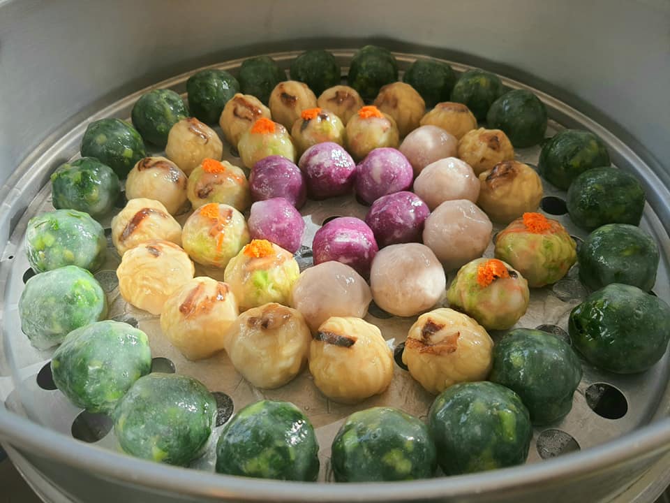 ร้านอาตี๋กุยช่าย, ร้าน ขนมกุยช่าย นายฮี้, กุยช่ายมิสหมวย, กุยช่ายสะพานหัน, ปากร้ายกุ้ยช่ายทอดตอกไข่, ขนมกุยช่ายนายพี, กุยช่ายคุณย่าวิไล, กระเพาะปลาเจ๊เอ็ง, กุยช่ายอาแปะเจ้าเก่า, อาเฟงลี่, ขนมกุ๋ยช่ายเจ๊ต้อย, กุ้ยช่ายคุณแม่, กุยช่ายเจ๊มล, กุยช่ายคุณแอ๋ววังหลัง, ท้องย้อยกุยช่าย, กุยช่ายเจ๊หมวย, เพลินเพลิน กุยช่ายทอดกรอบ