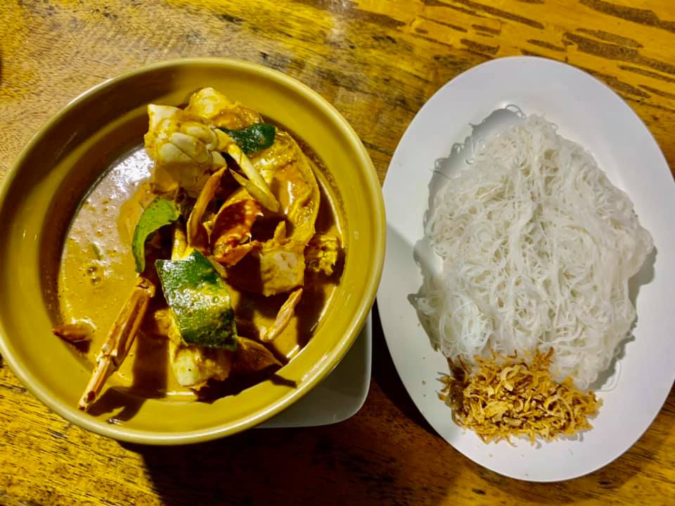 ท้ายเหมือง ร้านอาหารพื้นเมืองภูเก็ต, ชมจันทร์ Chomchan by Onechun, พิเศษ, หมอมูดง ภูเก็ต, ร้านเป็ดย่างเมโทรภูเก็ต - Since 1971, ตู้กับข้าว, โรตีน้ำแกงแถวน้ำ "ภูเก็ตมุสลิม"