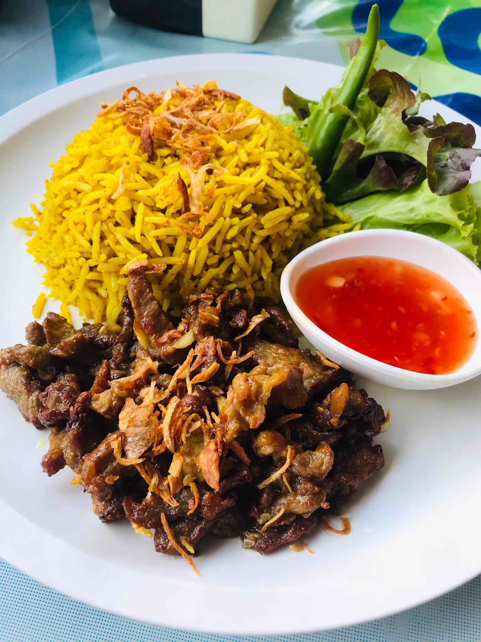 หมี่สะปำ คุณยายเจียร ภูเก็ต, ร้านก๋วยเตี๋ยวเนื้อวัวรับอรุณ, หมี่อ่าวเก, หมี่น้ำกุ้ง อ่าวเก ถนน พูนผล, กิตติก๋วยเตี๋ยวเป็ด ภูเก็ต, ก๋วยเตี๋ยวเรือราไวย์ ซอยใสยวน, ร้านก๋วยเตี๋ยวเรือสี่พระยา (สาขาฉลอง), กิมท้อ นครปฐม, ก๋วยเตี๋ยวลูกชิ้นเนื้อรามา, หมี่แป๊ะเถว, ร้านหมี่โป๋เบี๋ยน, ก๋วยเตี๋ยวเรืออัมพวาภูเก็ต