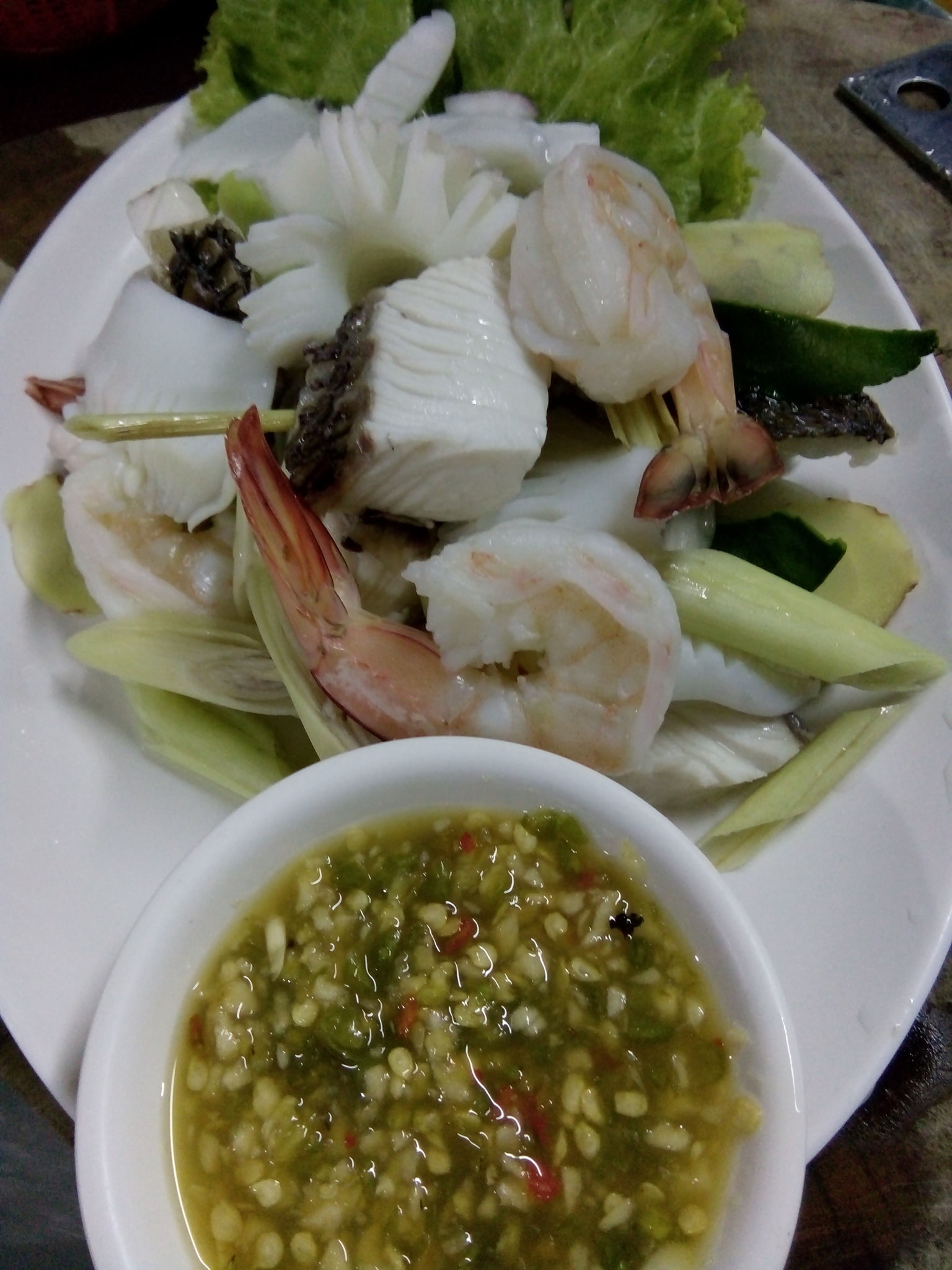 มันโภชนา, เรอดังซีฟู้ด, บ้านเขาหลักซีฟู้ด, ครัวนายอั๊ง เขาหลัก, ครัวมาดาม, เล่าลือ, ครัวผู้พัน เขาหลัก, แปะเถียร เป็ดย่าง เขาหลัก, Peter Pan, เจ๊น้อง ร้านอาหารพื้นเมืองพังงา, KhaoLak Phu View, ครัว หลวงเทน (หรอยที่สุดในเมืองมนุษย์), ครัวน้ำตา