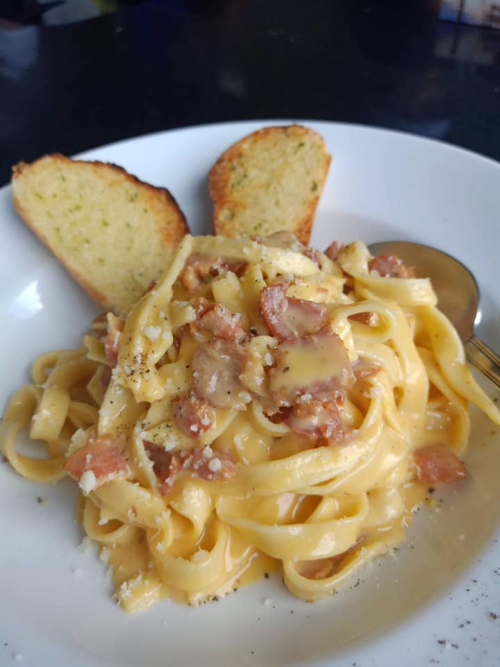 มันโภชนา, เรอดังซีฟู้ด, บ้านเขาหลักซีฟู้ด, ครัวนายอั๊ง เขาหลัก, ครัวมาดาม, เล่าลือ, ครัวผู้พัน เขาหลัก, แปะเถียร เป็ดย่าง เขาหลัก, Peter Pan, เจ๊น้อง ร้านอาหารพื้นเมืองพังงา, KhaoLak Phu View, ครัว หลวงเทน (หรอยที่สุดในเมืองมนุษย์), ครัวน้ำตา