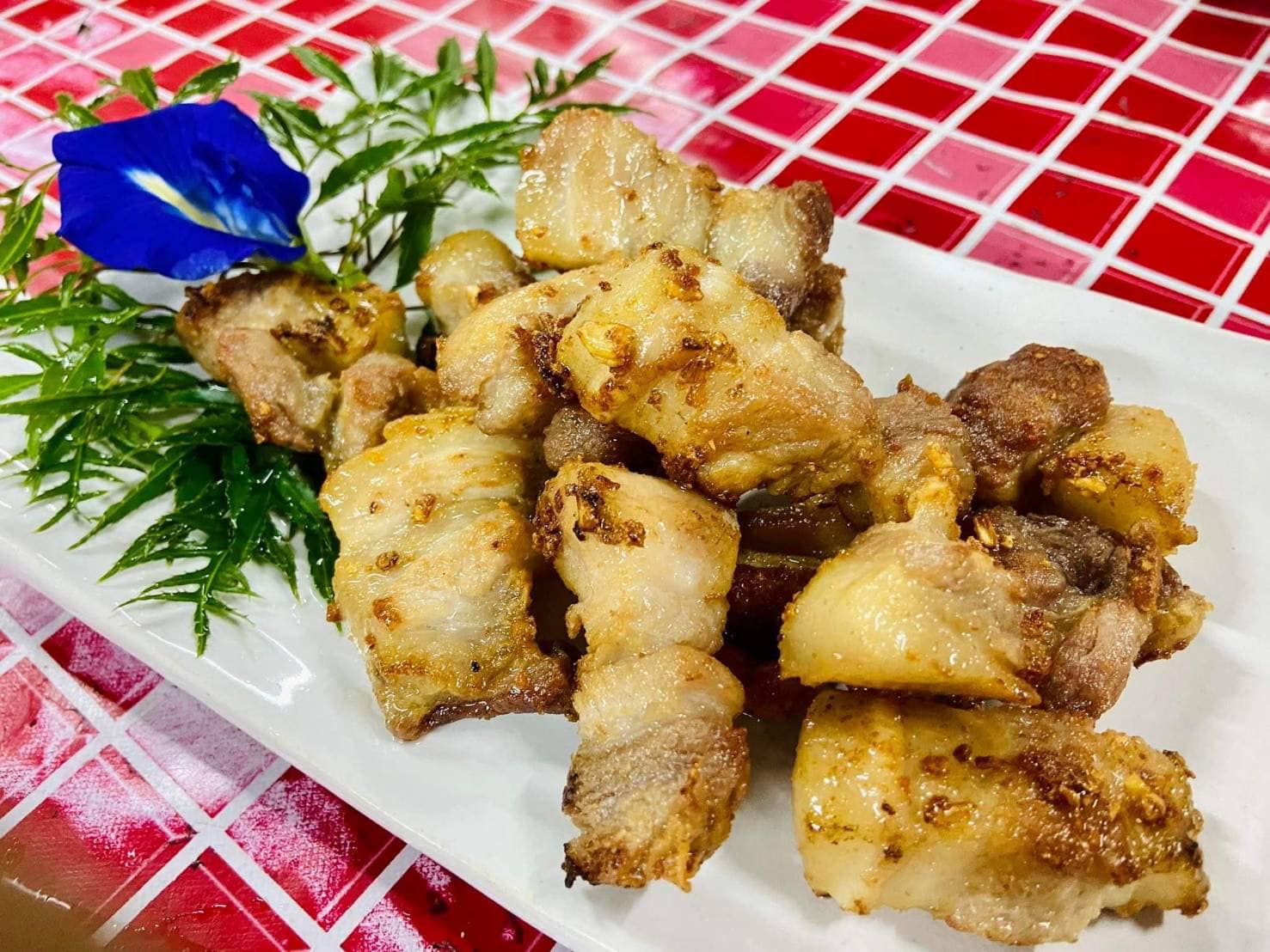 มันโภชนา, เรอดังซีฟู้ด, บ้านเขาหลักซีฟู้ด, ครัวนายอั๊ง เขาหลัก, ครัวมาดาม, เล่าลือ, ครัวผู้พัน เขาหลัก, แปะเถียร เป็ดย่าง เขาหลัก, Peter Pan, เจ๊น้อง ร้านอาหารพื้นเมืองพังงา, KhaoLak Phu View, ครัว หลวงเทน (หรอยที่สุดในเมืองมนุษย์), ครัวน้ำตา