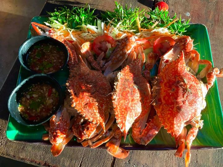 มันโภชนา, เรอดังซีฟู้ด, บ้านเขาหลักซีฟู้ด, ครัวนายอั๊ง เขาหลัก, ครัวมาดาม, เล่าลือ, ครัวผู้พัน เขาหลัก, แปะเถียร เป็ดย่าง เขาหลัก, Peter Pan, เจ๊น้อง ร้านอาหารพื้นเมืองพังงา, KhaoLak Phu View, ครัว หลวงเทน (หรอยที่สุดในเมืองมนุษย์), ครัวน้ำตา