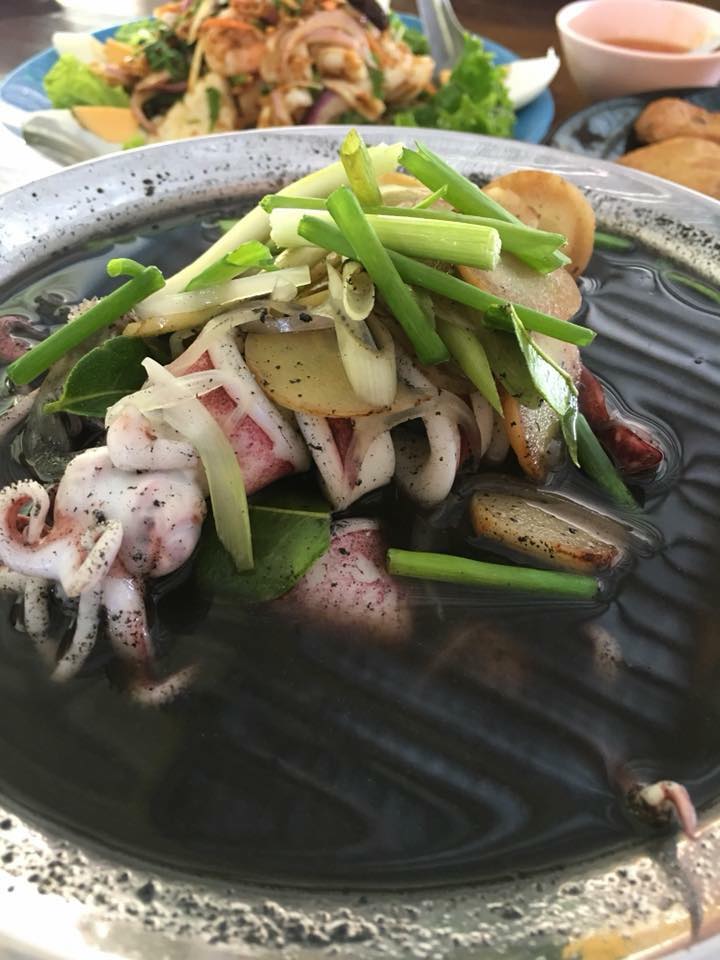 มันโภชนา, เรอดังซีฟู้ด, บ้านเขาหลักซีฟู้ด, ครัวนายอั๊ง เขาหลัก, ครัวมาดาม, เล่าลือ, ครัวผู้พัน เขาหลัก, แปะเถียร เป็ดย่าง เขาหลัก, Peter Pan, เจ๊น้อง ร้านอาหารพื้นเมืองพังงา, KhaoLak Phu View, ครัว หลวงเทน (หรอยที่สุดในเมืองมนุษย์), ครัวน้ำตา