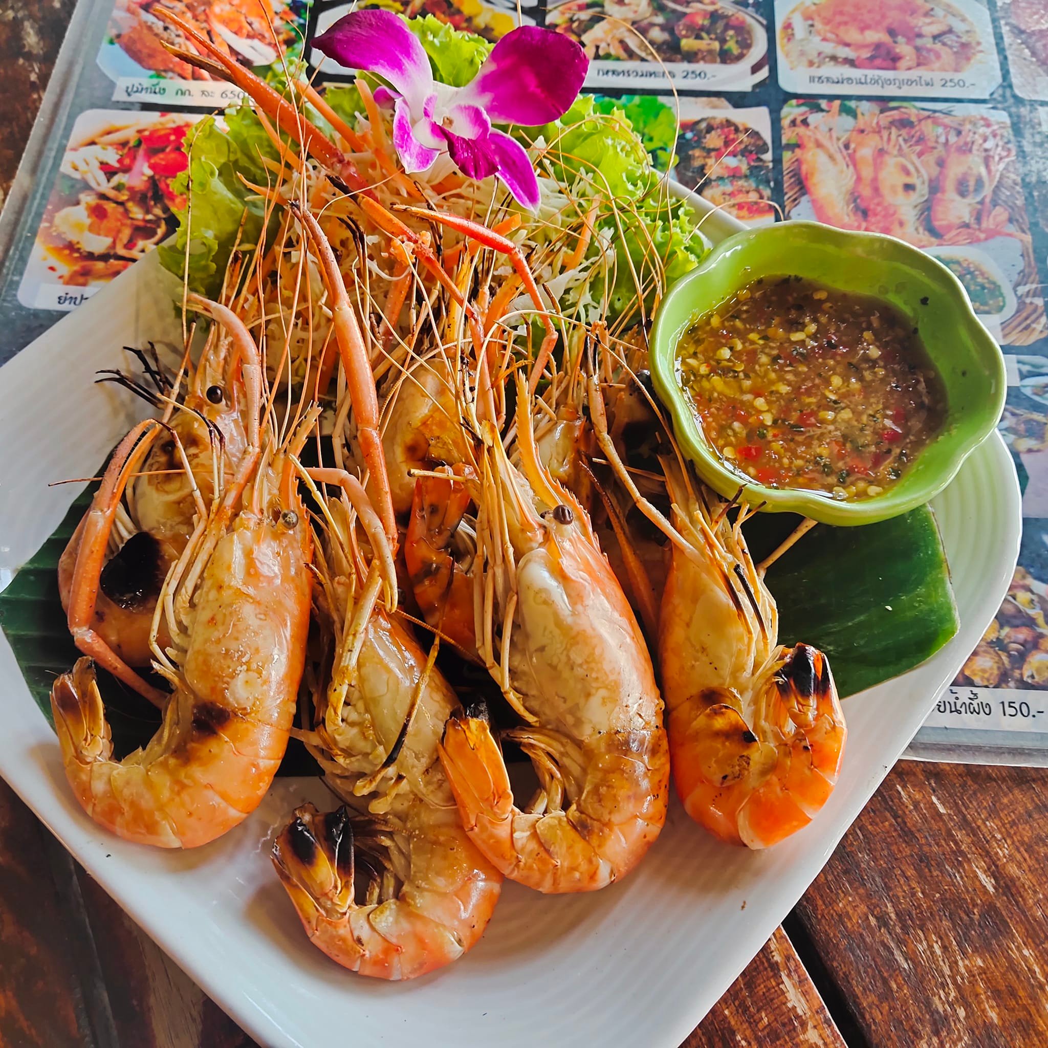 มันโภชนา, เรอดังซีฟู้ด, บ้านเขาหลักซีฟู้ด, ครัวนายอั๊ง เขาหลัก, ครัวมาดาม, เล่าลือ, ครัวผู้พัน เขาหลัก, แปะเถียร เป็ดย่าง เขาหลัก, Peter Pan, เจ๊น้อง ร้านอาหารพื้นเมืองพังงา, KhaoLak Phu View, ครัว หลวงเทน (หรอยที่สุดในเมืองมนุษย์), ครัวน้ำตา