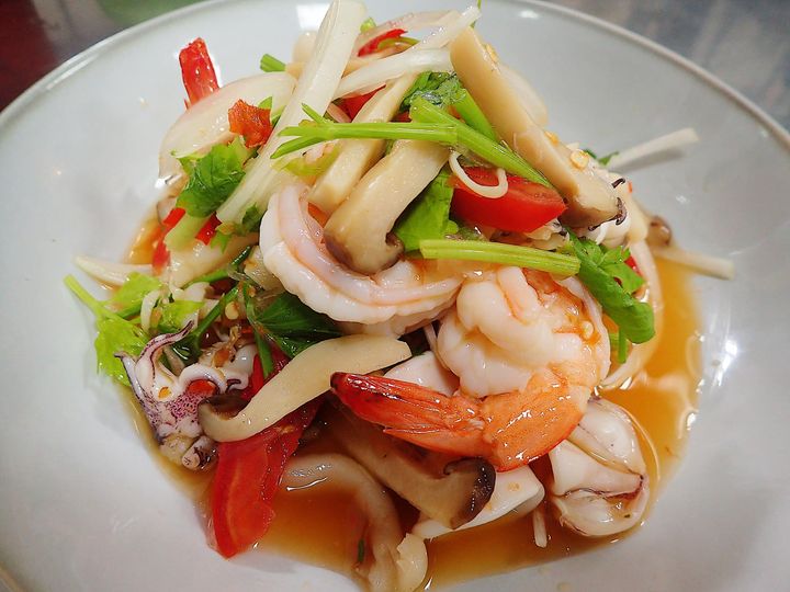 ครัวเจ๊นงค์ซีฟู๊ด, แม่ลูกจันทน์, สาขาบางตะบูน, โคตรหมู, ครัวริมเล ปูเป็น, Luckyseafood 2, ครัวไข่มุกปูเป็น, เจ๊เหมียวทะเลสด, เปลญวน เพชรบุรี, ครัวเพชรน้ำฟ้า, วิวทะเลซีฟู้ดชะอำ, ป้าหยัน, พวงเพชร, ครัวห้วยทราย, กิ่งกาญจน์, รีแล็กซ์ เพชรบุรี, เรือแลเล บางตะบูน, สวนอาหาร "ล้านอร่อย", บางตะบูนเบย์, ครัวปรียานนท์ หาดเจ้าสำราญ, สังเวียนซีฟู้ด Sungwean seafood