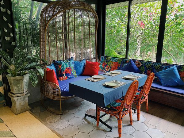 ครัวเจ๊นงค์ซีฟู๊ด, แม่ลูกจันทน์, สาขาบางตะบูน, โคตรหมู, ครัวริมเล ปูเป็น, Luckyseafood 2, ครัวไข่มุกปูเป็น, เจ๊เหมียวทะเลสด, เปลญวน เพชรบุรี, ครัวเพชรน้ำฟ้า, วิวทะเลซีฟู้ดชะอำ, ป้าหยัน, พวงเพชร, ครัวห้วยทราย, กิ่งกาญจน์, รีแล็กซ์ เพชรบุรี, เรือแลเล บางตะบูน, สวนอาหาร "ล้านอร่อย", บางตะบูนเบย์, ครัวปรียานนท์ หาดเจ้าสำราญ, สังเวียนซีฟู้ด Sungwean seafood