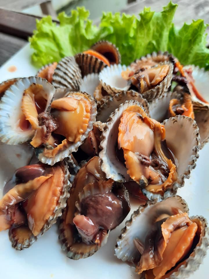 ครัวเจ๊นงค์ซีฟู๊ด, แม่ลูกจันทน์, สาขาบางตะบูน, โคตรหมู, ครัวริมเล ปูเป็น, Luckyseafood 2, ครัวไข่มุกปูเป็น, เจ๊เหมียวทะเลสด, เปลญวน เพชรบุรี, ครัวเพชรน้ำฟ้า, วิวทะเลซีฟู้ดชะอำ, ป้าหยัน, พวงเพชร, ครัวห้วยทราย, กิ่งกาญจน์, รีแล็กซ์ เพชรบุรี, เรือแลเล บางตะบูน, สวนอาหาร "ล้านอร่อย", บางตะบูนเบย์, ครัวปรียานนท์ หาดเจ้าสำราญ, สังเวียนซีฟู้ด Sungwean seafood