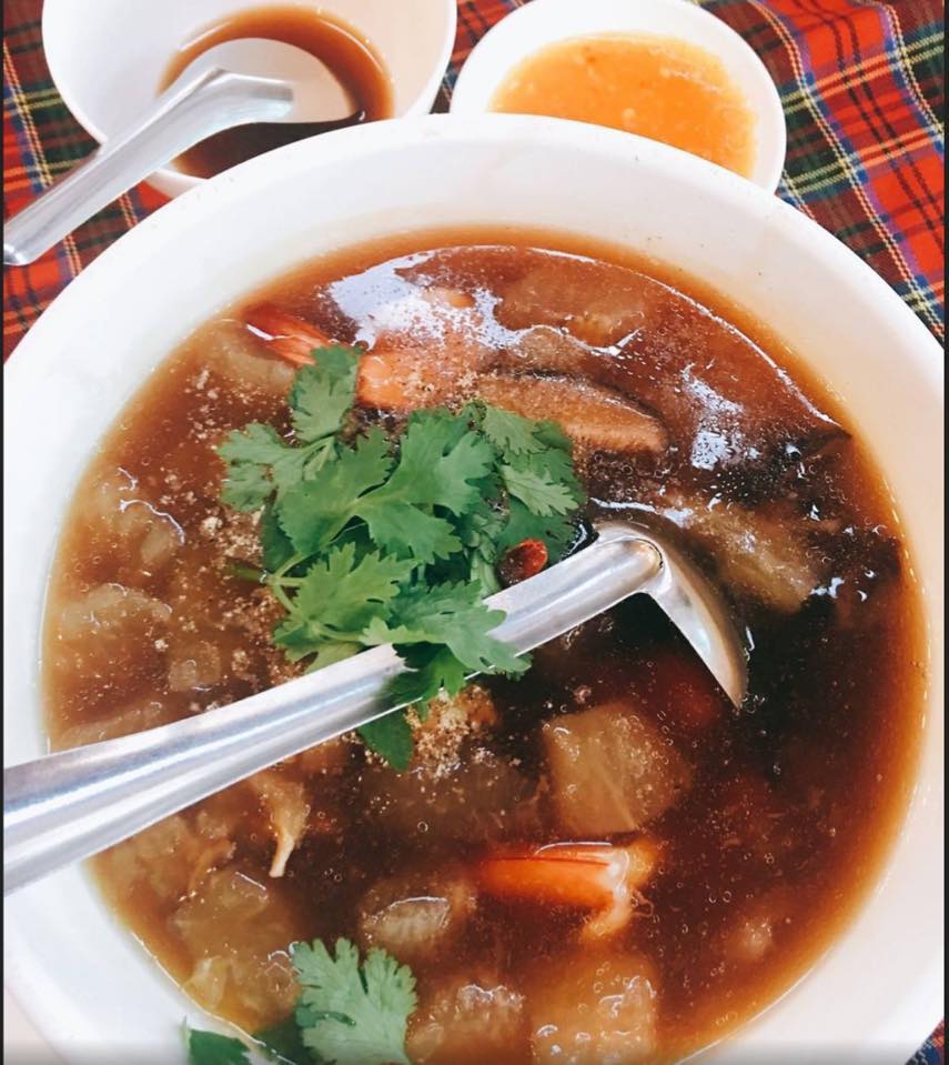 ครัวเจ๊นงค์ซีฟู๊ด, แม่ลูกจันทน์, สาขาบางตะบูน, โคตรหมู, ครัวริมเล ปูเป็น, Luckyseafood 2, ครัวไข่มุกปูเป็น, เจ๊เหมียวทะเลสด, เปลญวน เพชรบุรี, ครัวเพชรน้ำฟ้า, วิวทะเลซีฟู้ดชะอำ, ป้าหยัน, พวงเพชร, ครัวห้วยทราย, กิ่งกาญจน์, รีแล็กซ์ เพชรบุรี, เรือแลเล บางตะบูน, สวนอาหาร "ล้านอร่อย", บางตะบูนเบย์, ครัวปรียานนท์ หาดเจ้าสำราญ, สังเวียนซีฟู้ด Sungwean seafood